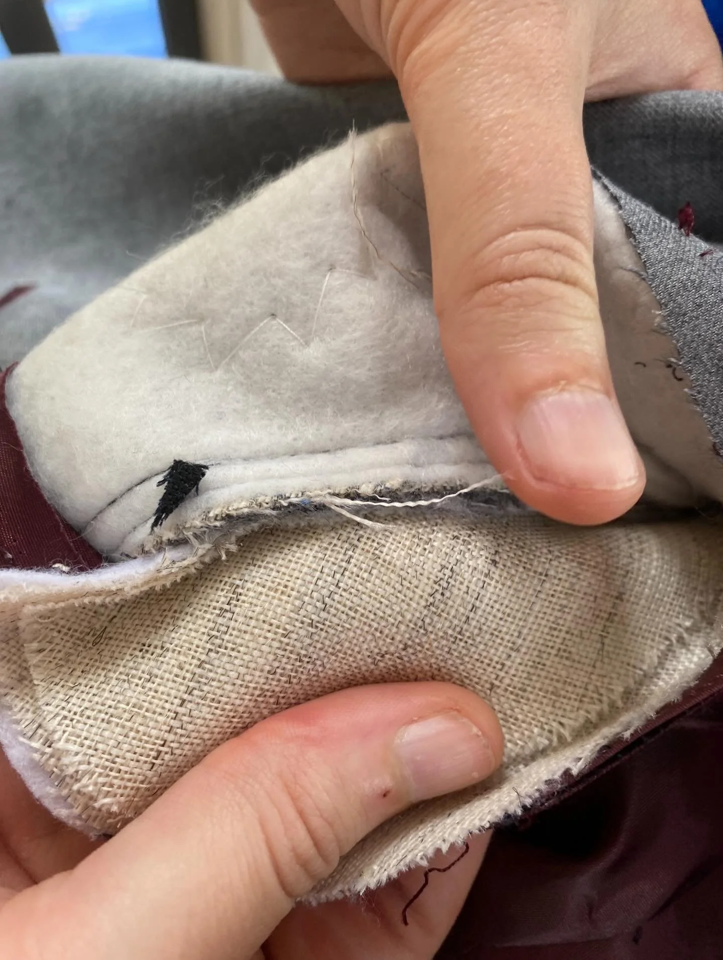 Ever wondered what that semi rigid layer inside your suit jacket is? 🧵

That material you are seeing is canvas. It is hidden between the outer fabric and the lining of your jacket, and it plays a big role in how your jacket fits and feels.

Canvas i