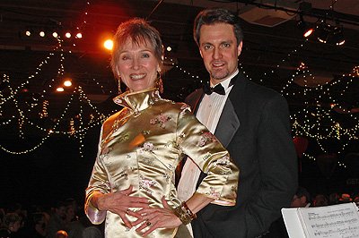 with vocalist Audrey Shimkas, Saturday, October 28th, at the International Center for Attitudinal Healing 2006 Fall Fantasia Benefit Gala, Marin Civic Center, San Rafael, California.
(photo credit - Claudia Brisson)