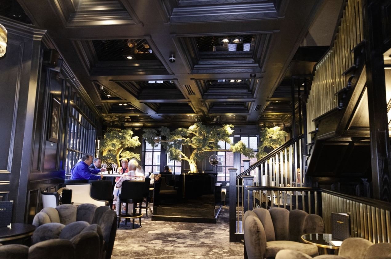 Signature-Upstairs-1.jpg