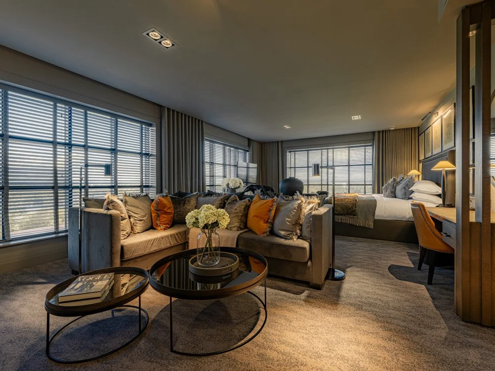 MAN-Signature-Suite-602-Variation-2-1.jpg
