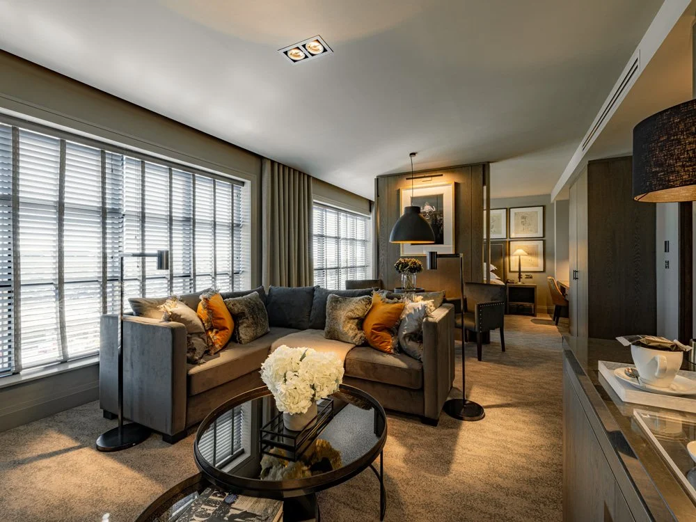 MAN-Signature-Suite-605-Variation-1-22.jpg