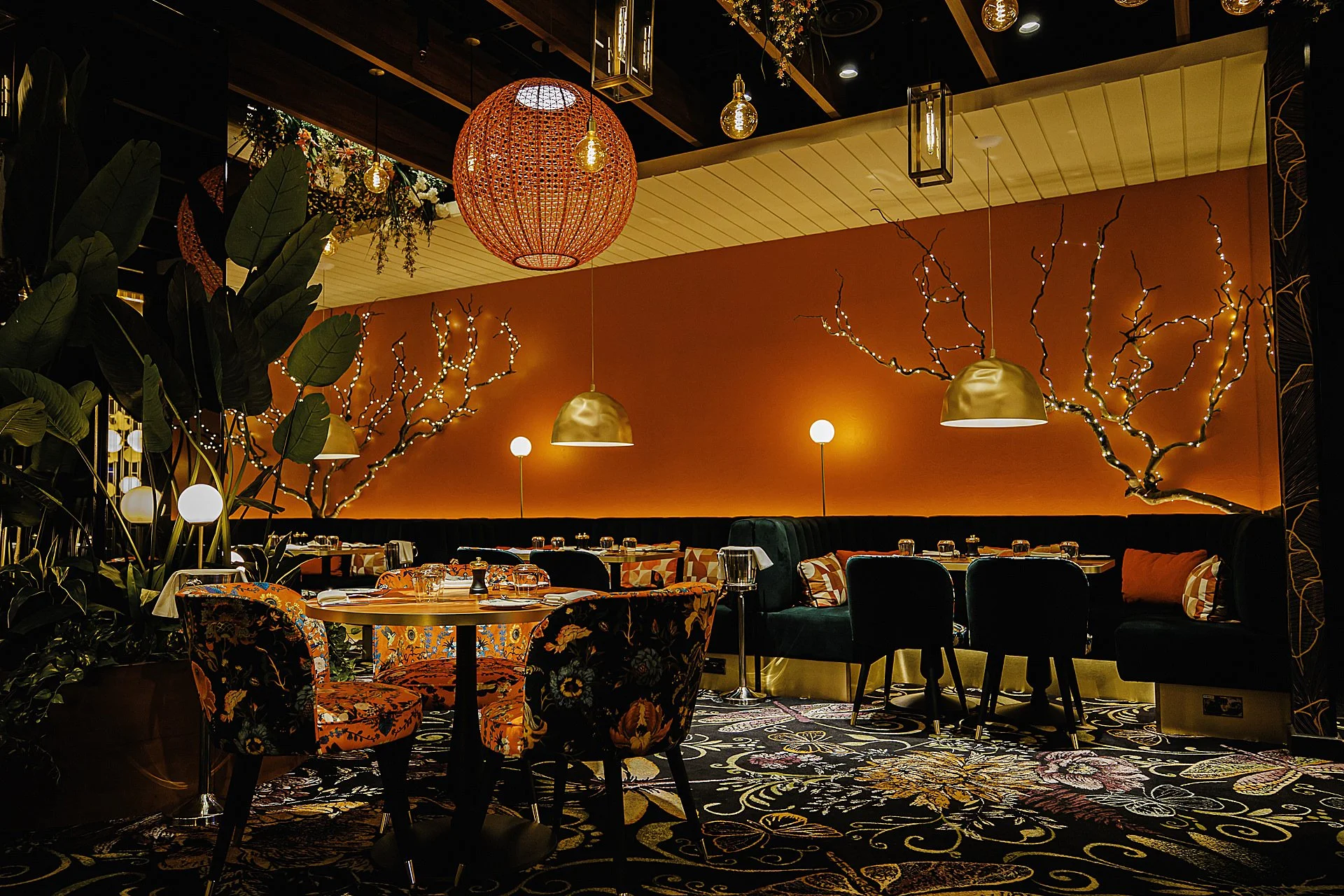 wide shot of dining area 