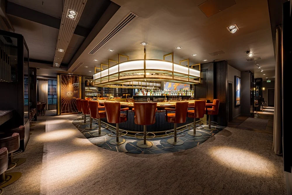 MAN-The-Bar-1.jpg