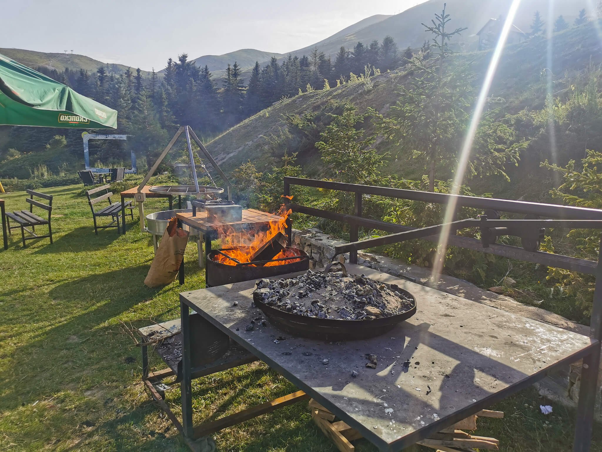 summer-holiday-hiking .jpg