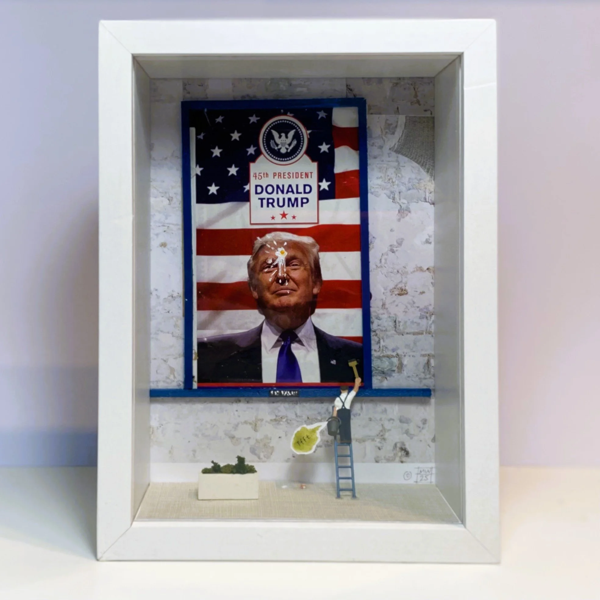  'A BIG FART' 
Mixed Media (19.5cm x 14.5cm x 6.5cm)

 ---  £345 ---