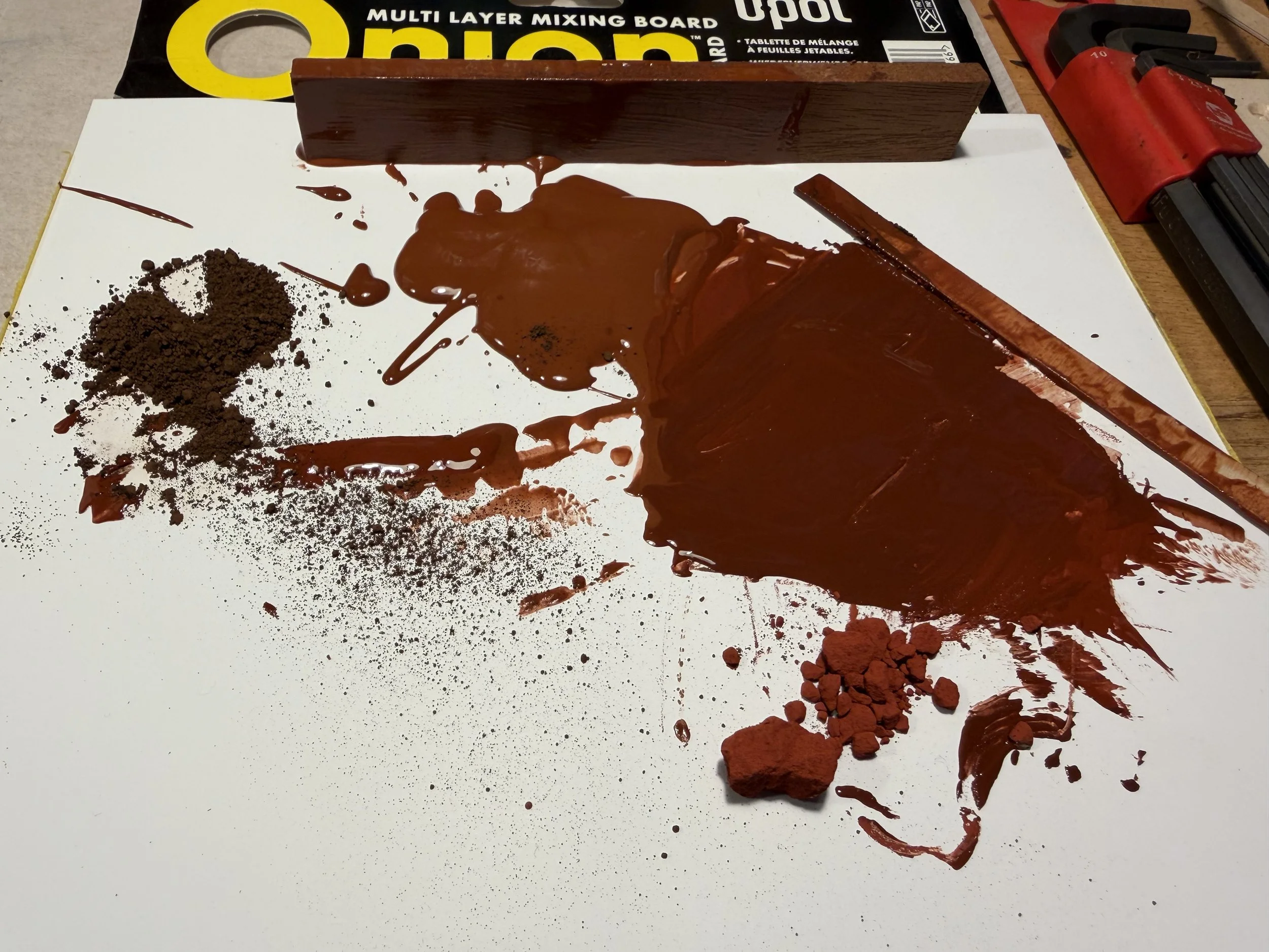 Adding additional pigments to the grain filler