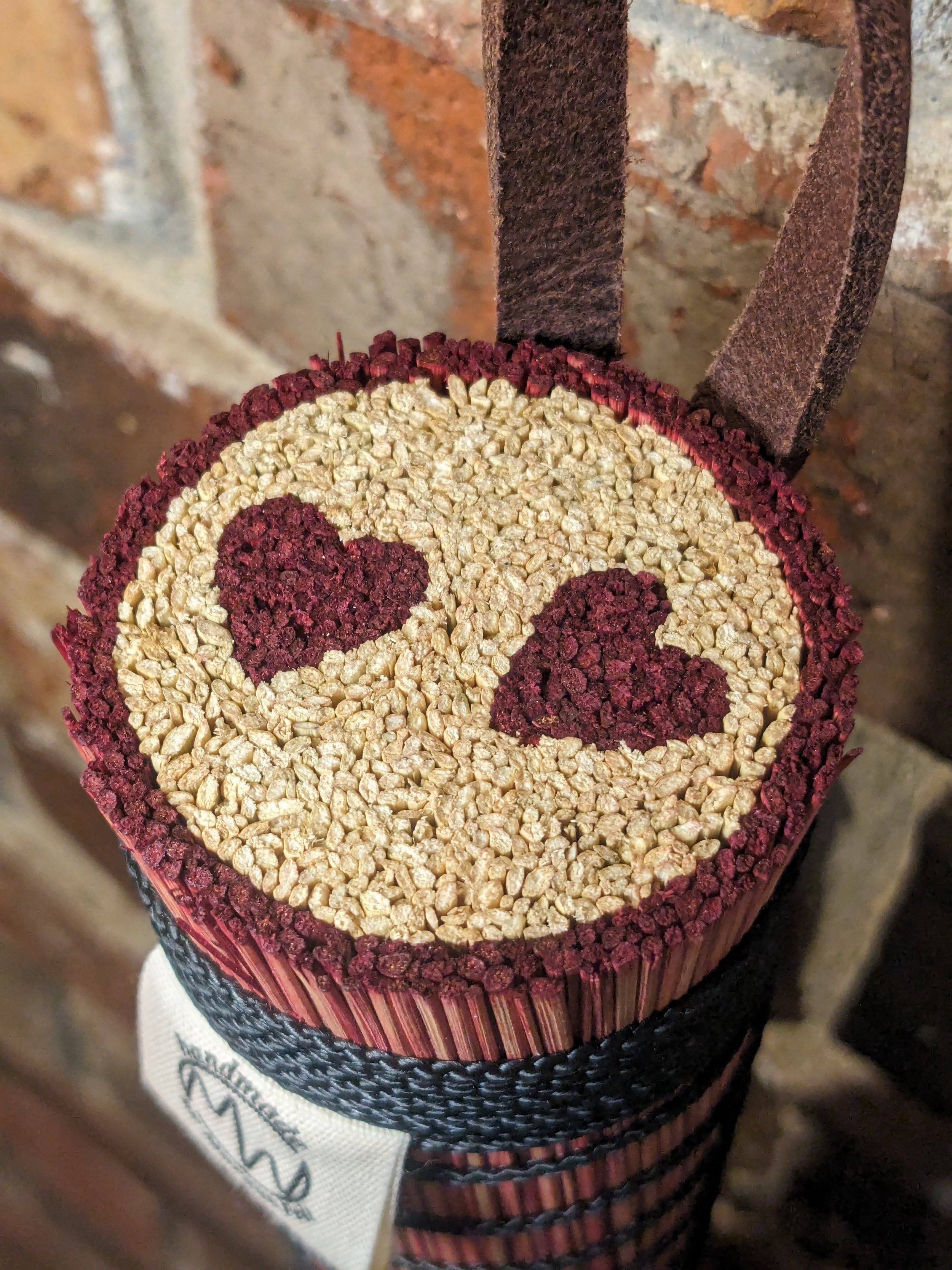 Mergstyle Twin Hearts Round Hand Broom