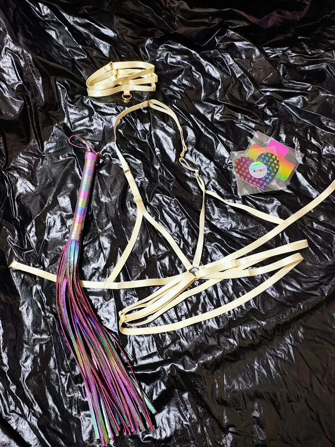 💕It's the gifting season! So many pretties in this parcel🤩

Need gift inspo?🛍️🎄CURATED K!NKMAS GIFTS
Send through some ideas and your budget and @heartoflovelocke will put together a pretty pack for you (or someone else).

#heartoflovelocke #spic