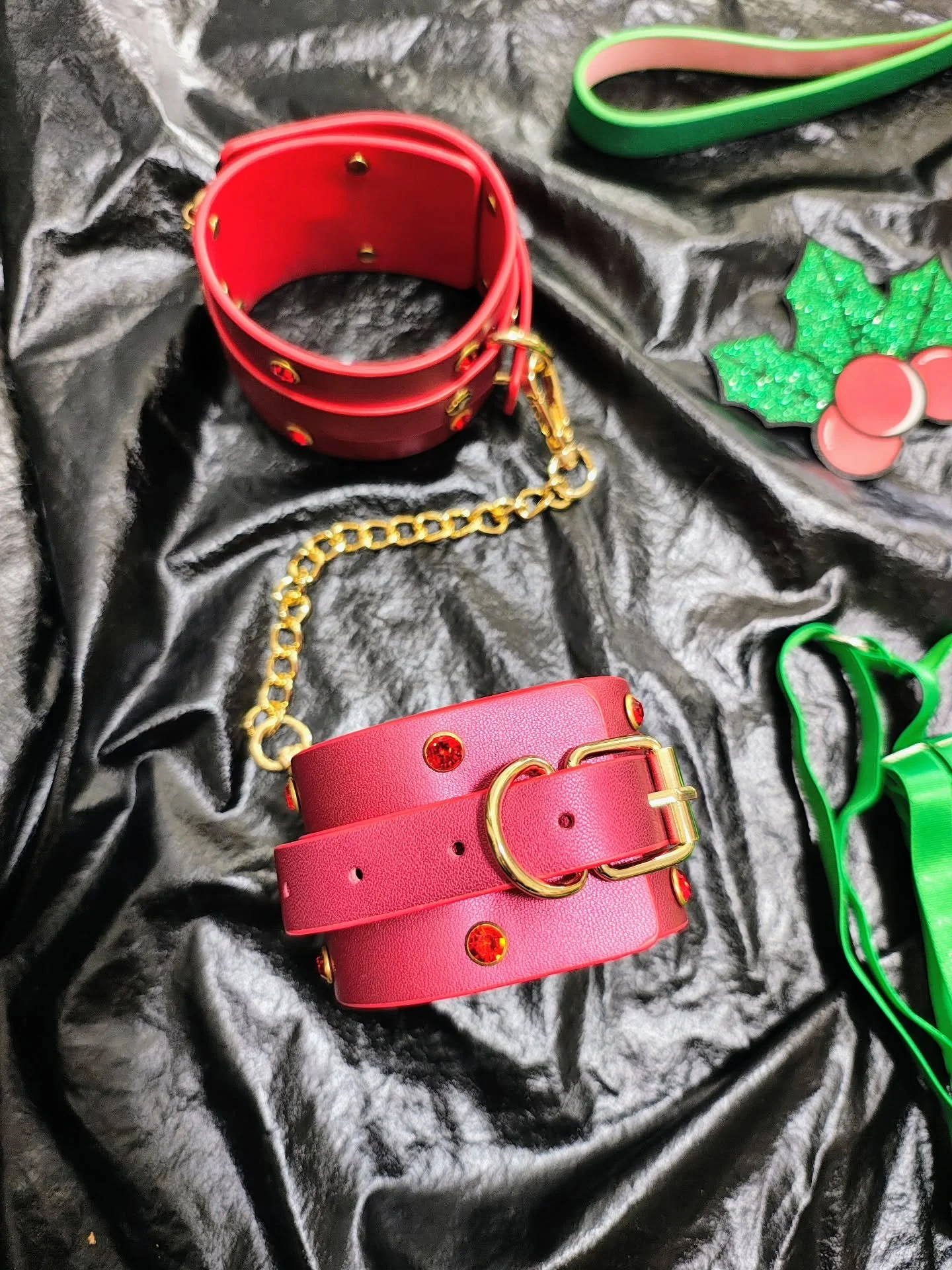 💖Merry Cu⛓️mess❤️

#heartoflovelocke #santa #naughtyornice #adults #christmas