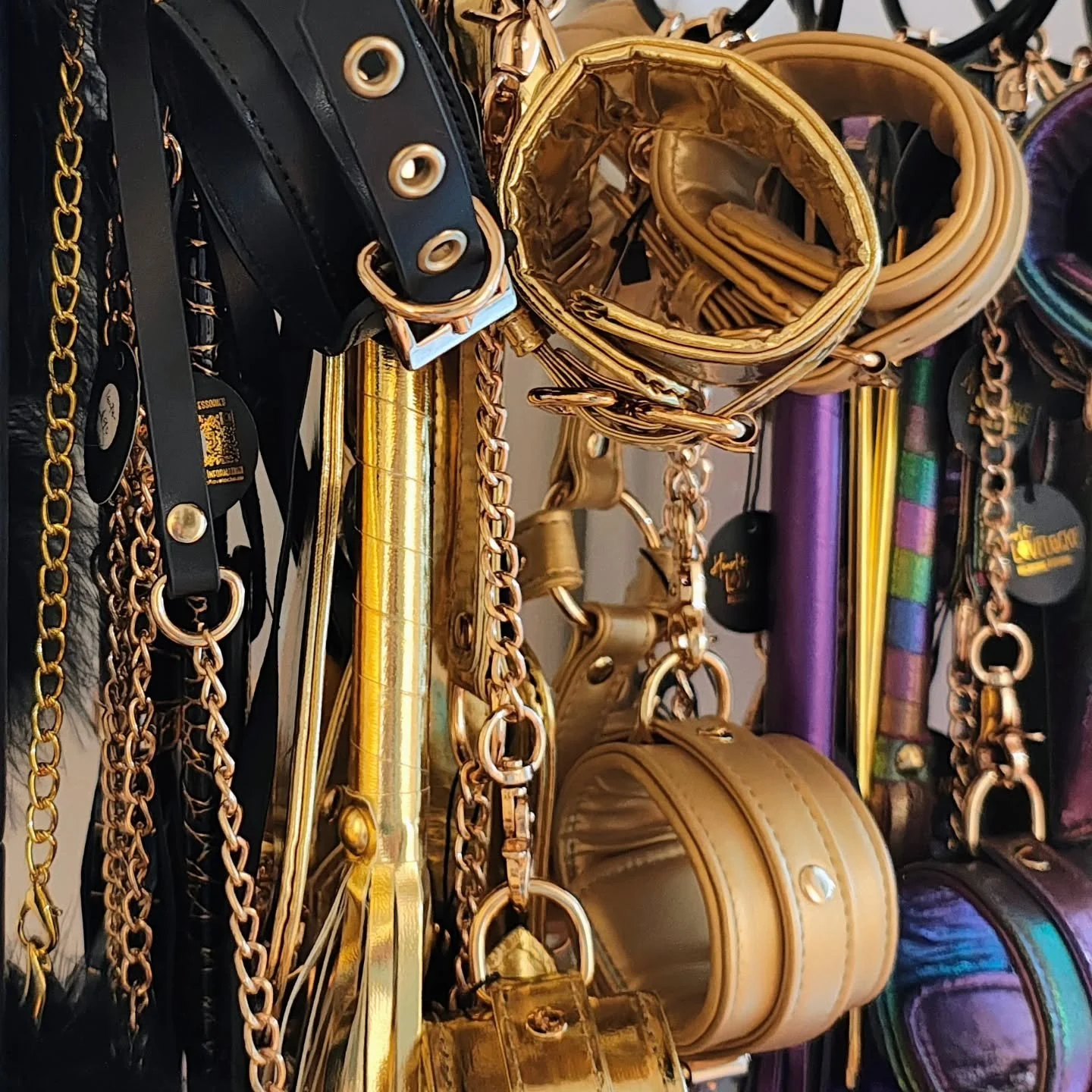 What's your aesthetic in 2026?🖤💛🩷🩵💜💚❤️🧡

#heartoflovelocke #alternativefashion #alterntivelifestyle