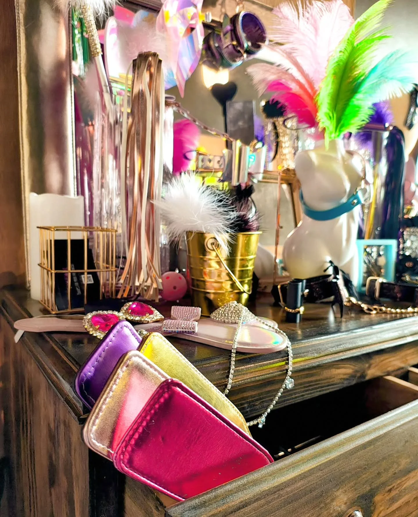 Sweet or Spicy... but always delightful😏

#heartoflovelocke #lingerie #alternatovelifestyle #melbourne