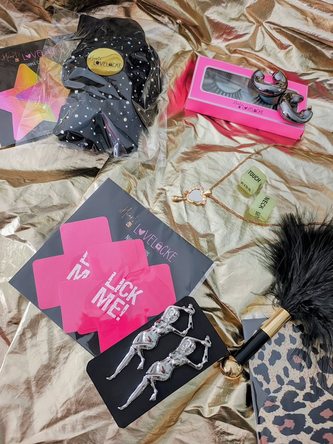 💃Femme vibes for fashionably un-dressed occasions❤️&zwj;🔥

With a small window between mark3ts &amp; p0p-ups... there WILL finally be an 0nl!ne st0r3 update next month!

🛍️In the meantime, DM if you see or are looking for something. The ask, click