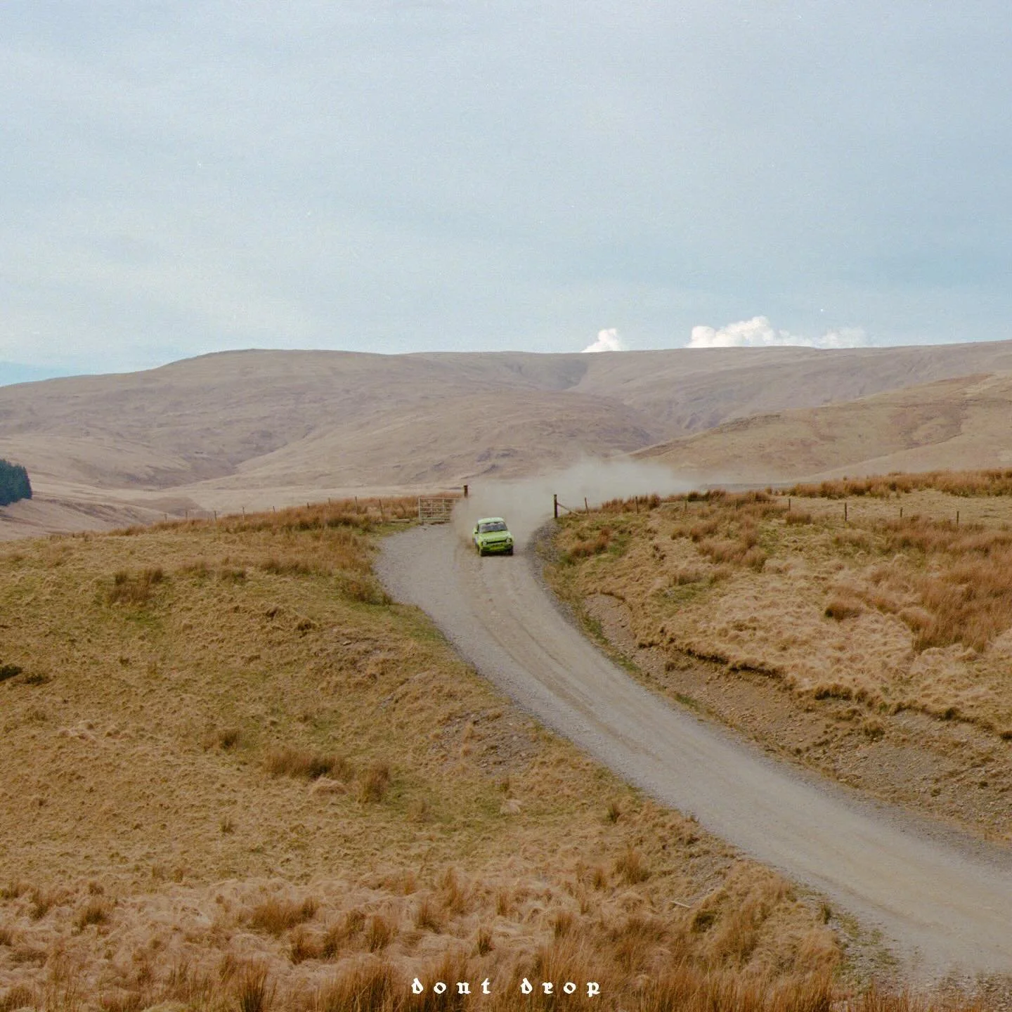 Throwback to one of my favourite film shots of the year. 

Taken at the Sweet Lamb testing complex on Portra 400.

#dontdrop #rallyphotography #portra400 #nikonfm