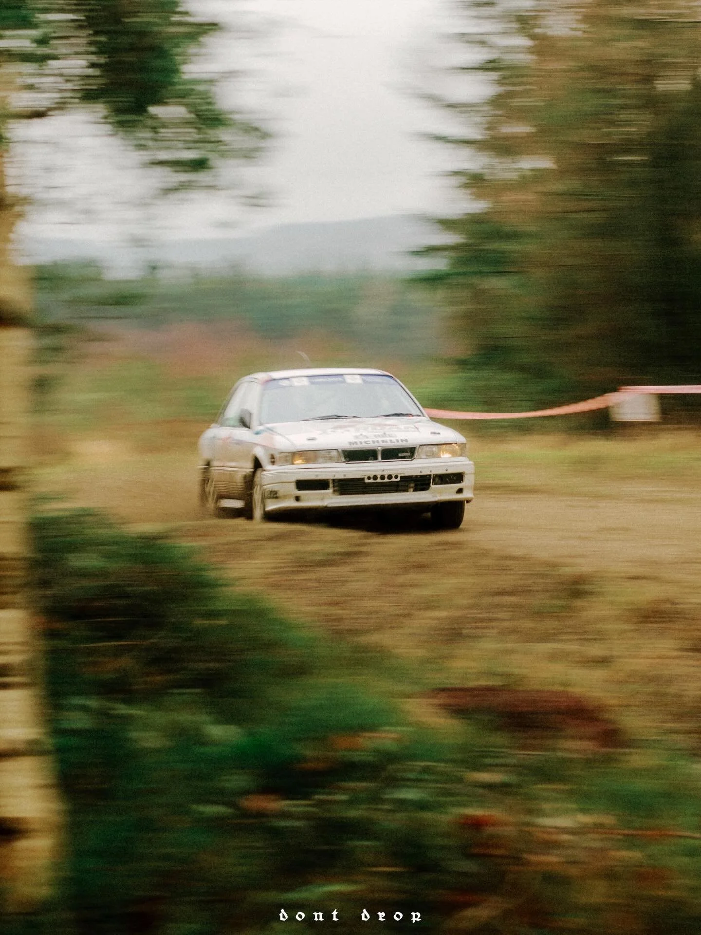 Couldn&rsquo;t settle on one so here&rsquo;s all of the panned shots of the Mitsubishi Galant VR4 at the Riponian 🤌🏻

#dontdrop #riponianrally #mitsubishi #bhrc