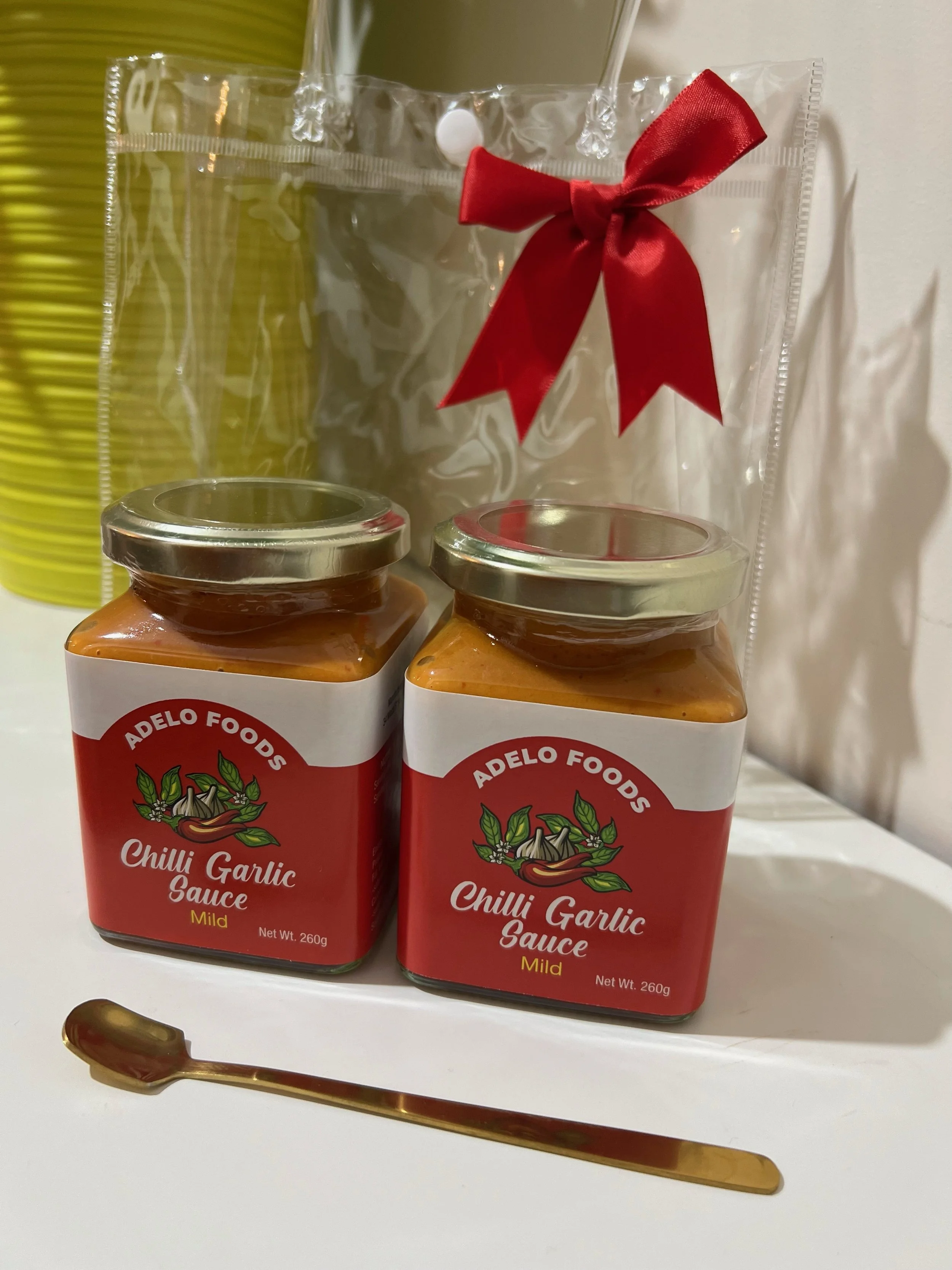 Gift pack 4 - twin jumbo 260g chilli garlic sauce with free golden spoon