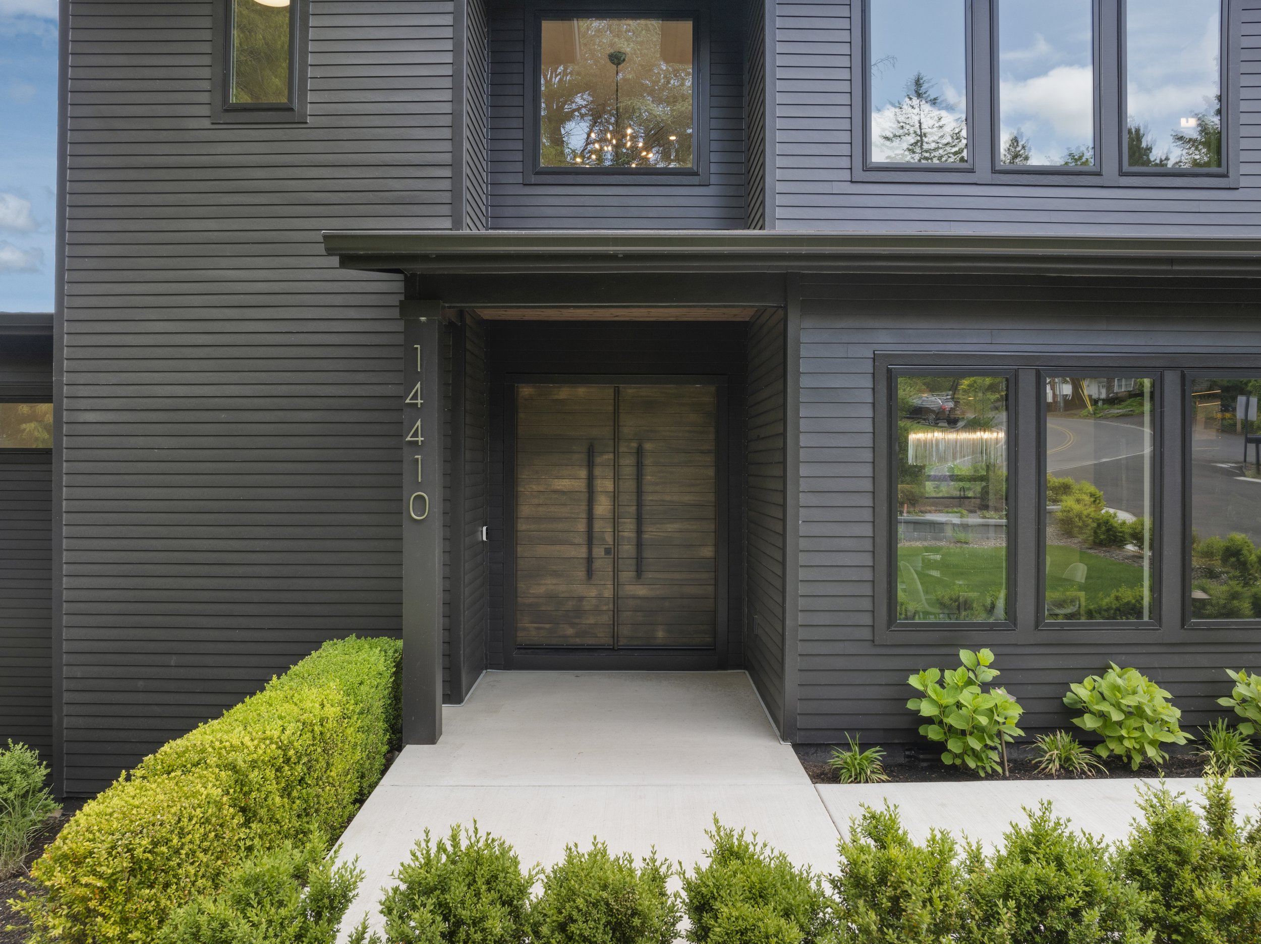 06-14410 Uplands Dr-6.jpg
