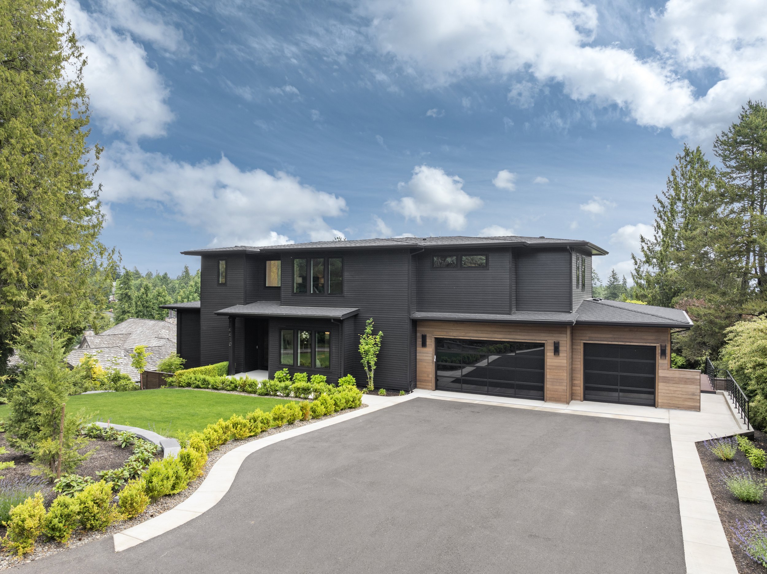01-14410 Uplands Dr-1.jpg