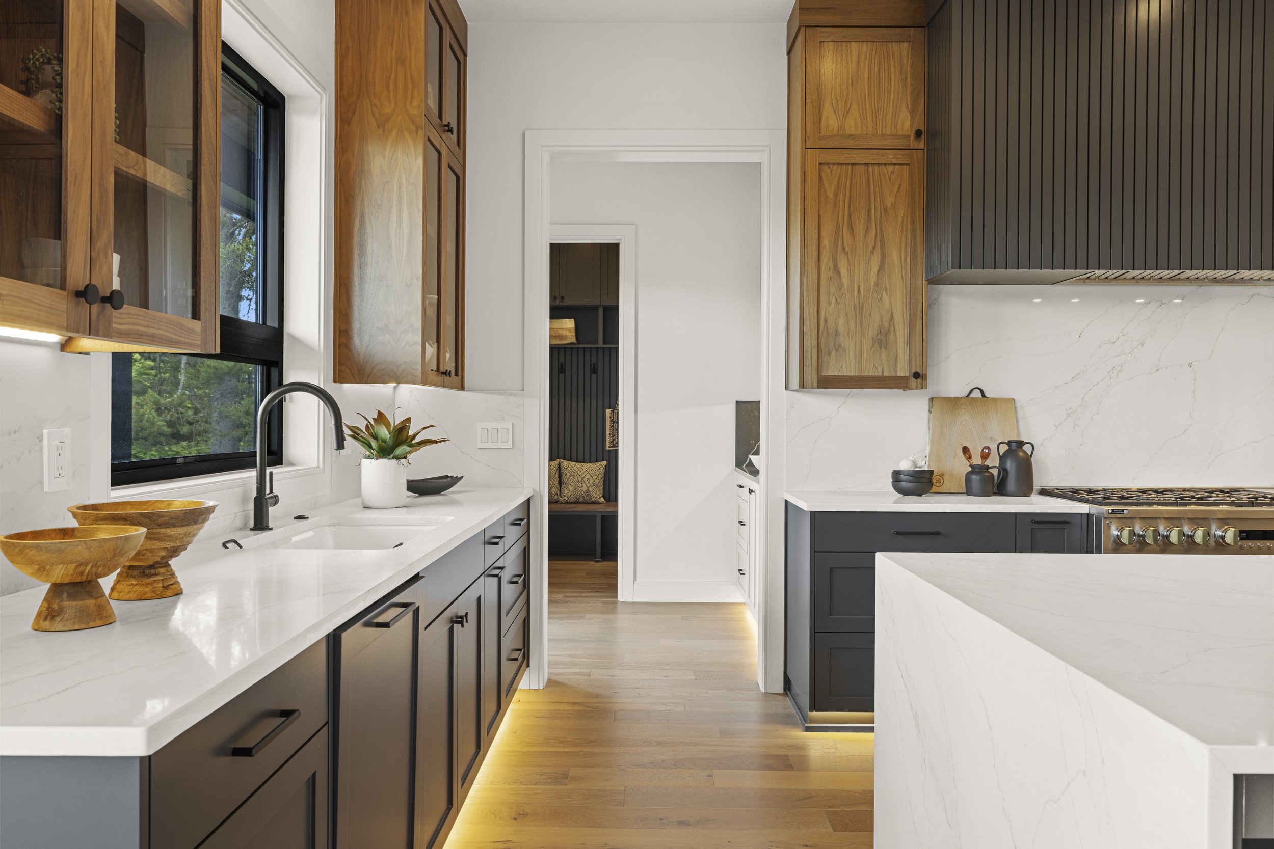 18-14410 Uplands Dr-18.jpg