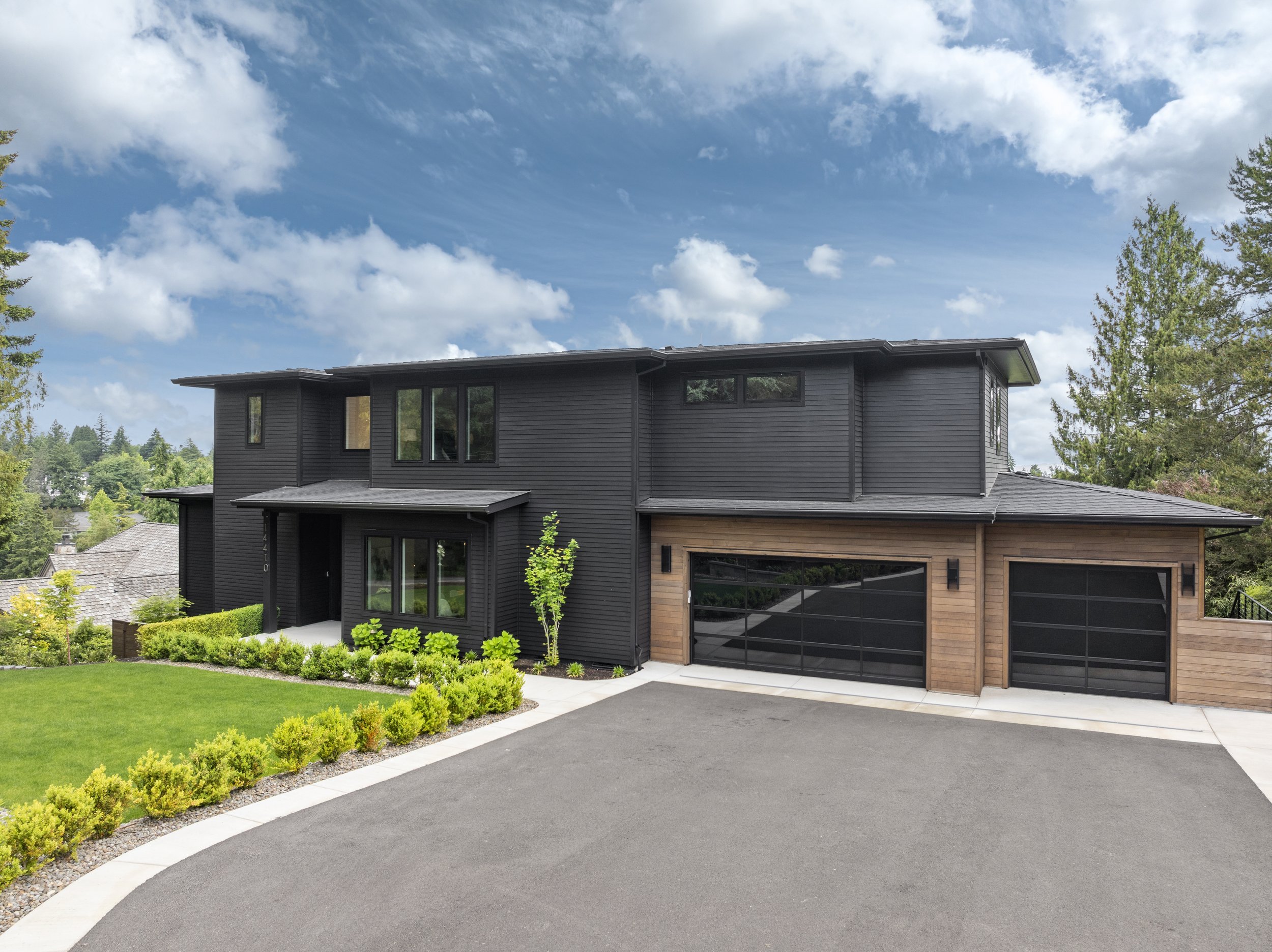 02-14410 Uplands Dr-2.jpg