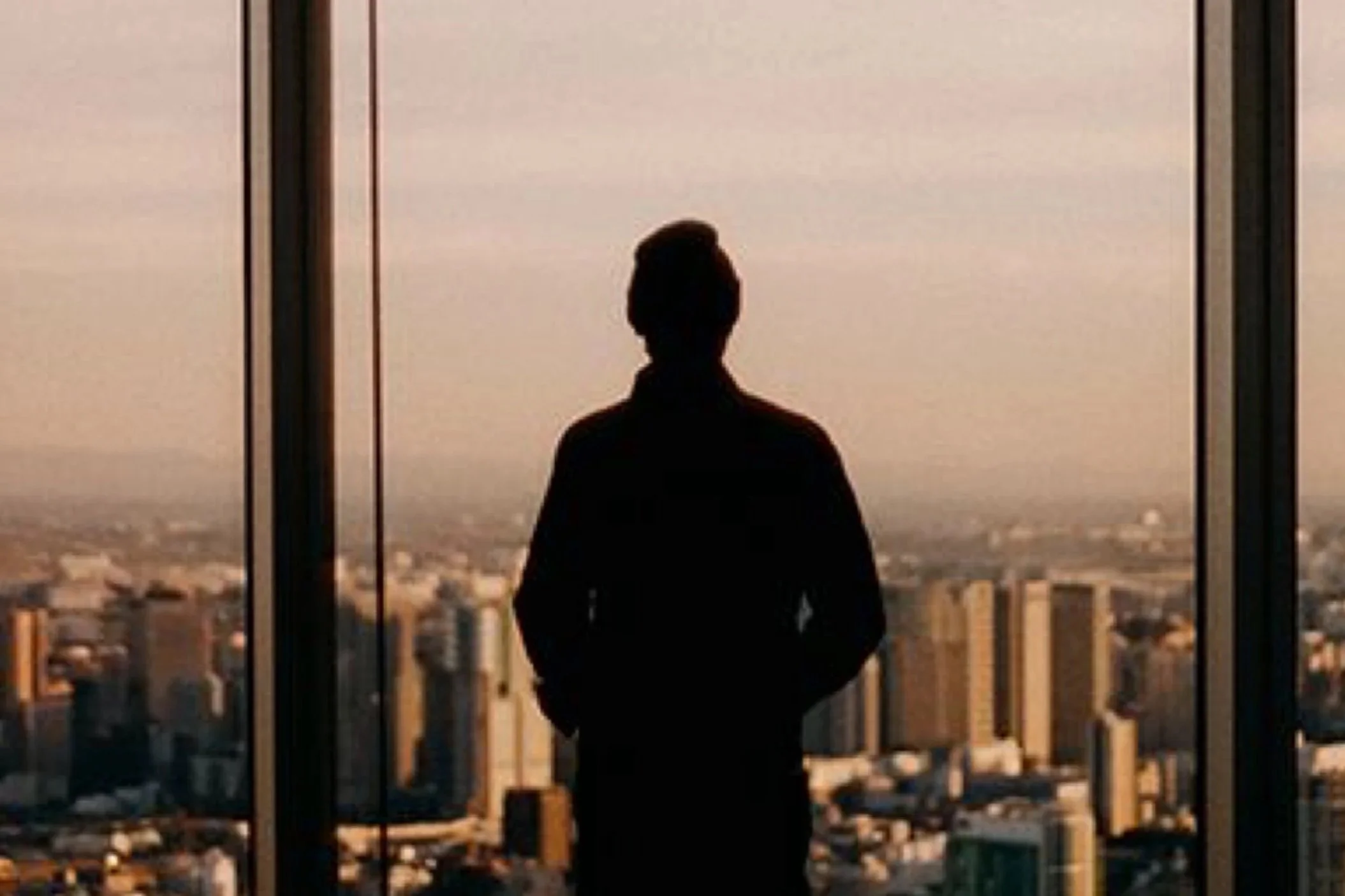 THE FULL BRAND WORLD: WHAT MOST LUXURY FOUNDERS OVERLOOK WHEN THEY COMMISSION AN IDENTITY