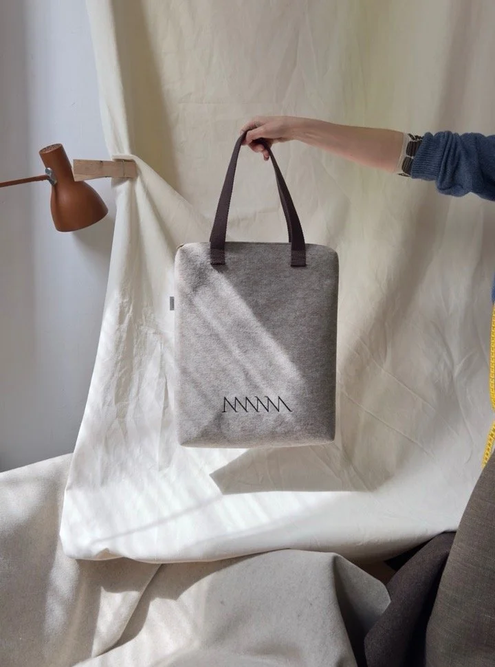 A Carryall Tote Bag, a loyal companion on daily trips and adventures, has just embarked on an adventure of its own.
Destination: @mannaarcadia in Arcadia.
We hope it finds good company.