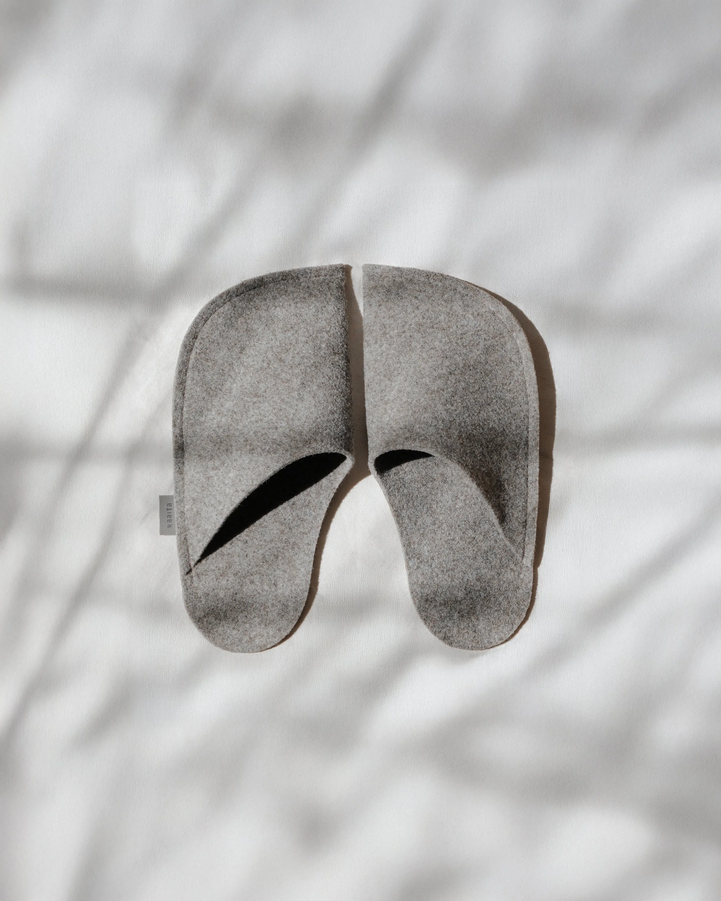 Kaaita_Pure Non Slip_Kingwooly grey_Hana Jelovcan_01.jpg