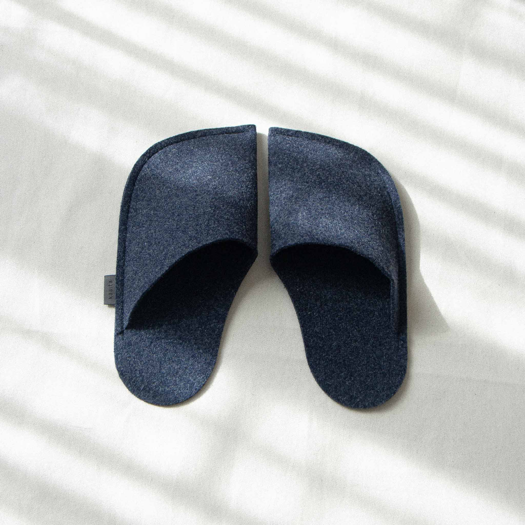 Kaaita Cosy slippers in Dark Blue – soft felt slippers for ultimate comfort.