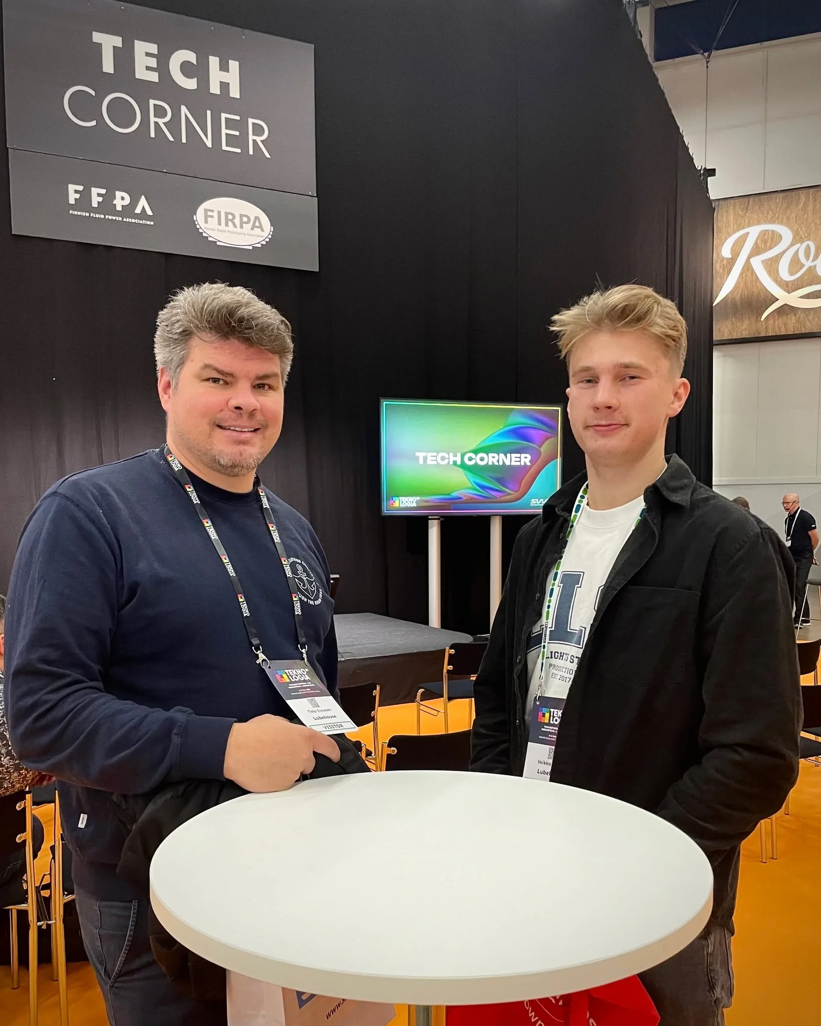 Timo ja Veikka k&auml;vi eilen tsekkaamassa Teknologia 25 -messujen antia &ndash; &ouml;ljyt, ideat ja keskustelut virtasi hyv&auml;&auml;n tahtiin. T&auml;st&auml; on hyv&auml; jatkaa! 😎

#Teknologia25 #Teollisuus #Kunnossapito #Voiteluhuolto