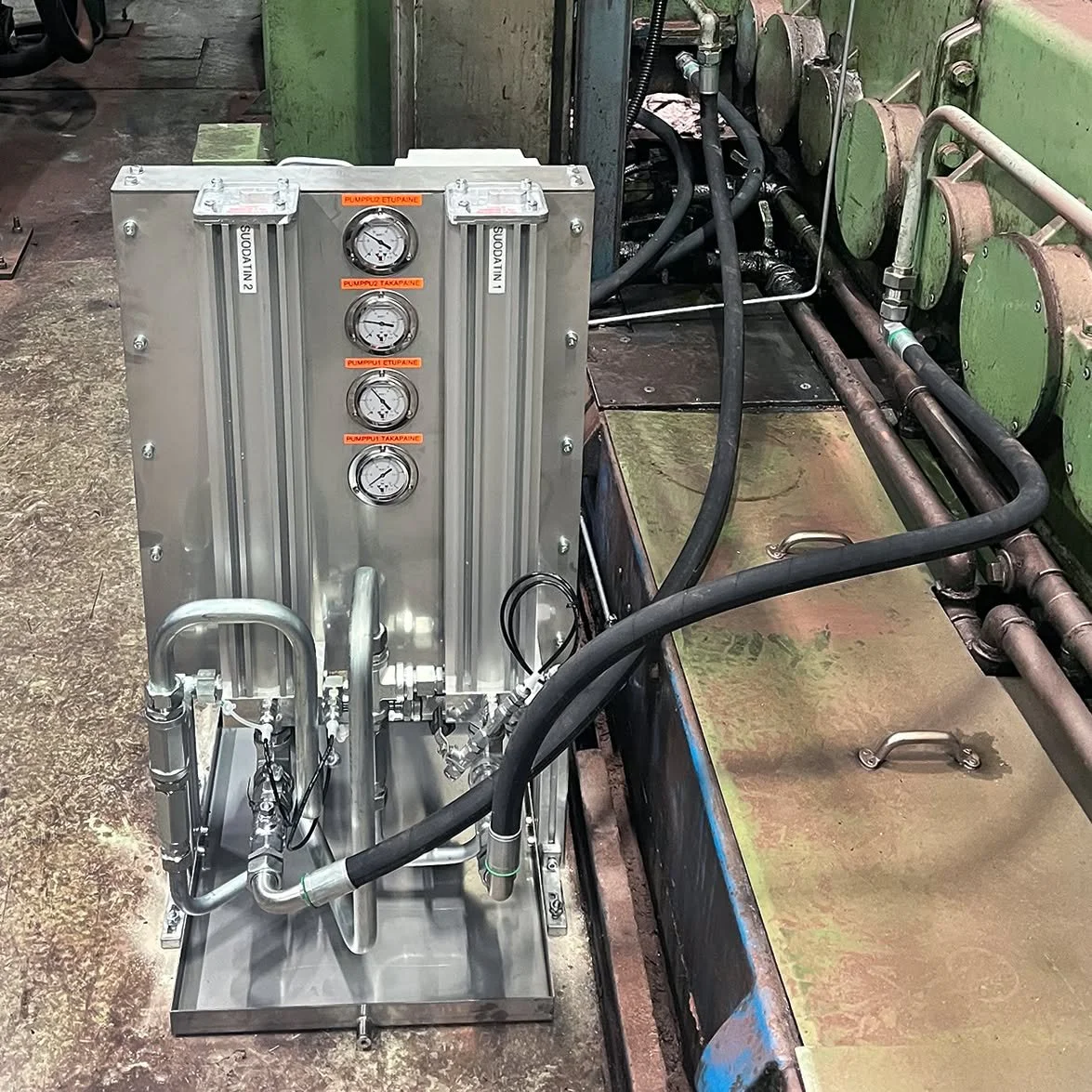 Lube Cleaning Station auttaa pit&auml;m&auml;&auml;n &ouml;ljyn puhtaana 👌

Lubehousen suunnittelema Cleaning Station on kiinte&auml;asenteinen suodatusj&auml;rjestelm&auml; vaihteisto-, voitelu- ja hydrauliikka&ouml;ljyille. Se voidaan toteuttaa si