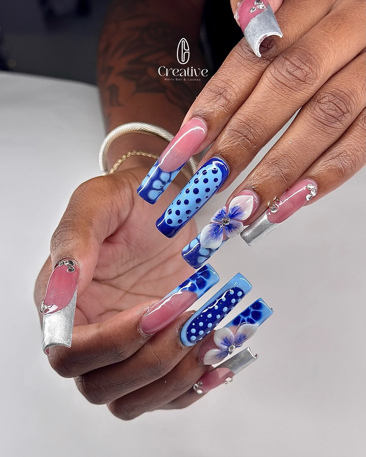 💙 Blooming in blue and silver dreams ✨
📍Creative Nails Bar & Lashes – your glow-up spot this summer 💖
📍139 Endicott St Ste 17, Danvers, MA
📞 (978) 774-1435
#flamenails #trendingreelsnail #nailart #loveyourself #creativenaillounge #na