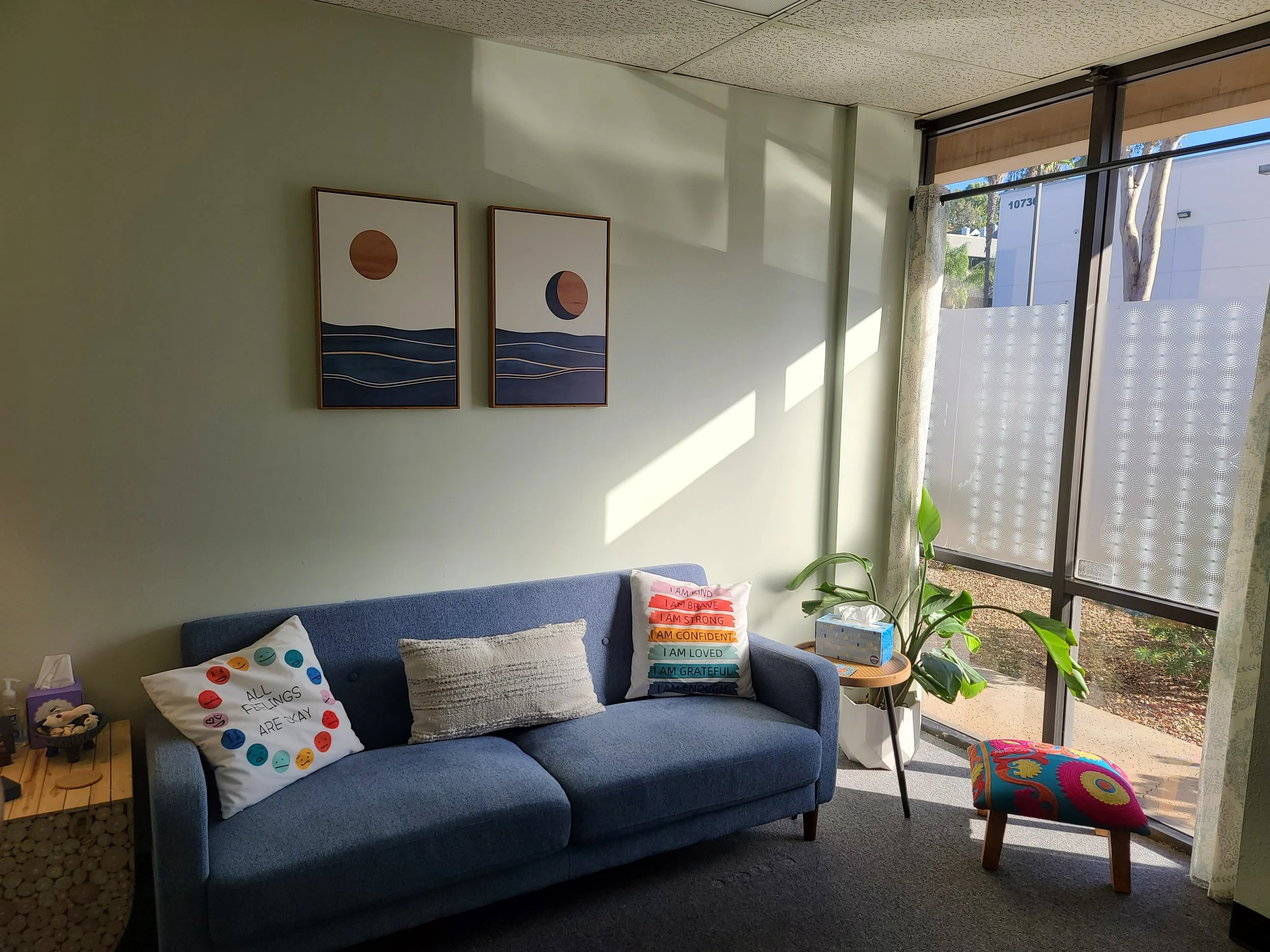 Couple Therapy office and couch. Dr. Sarah K. Samman serves the Los Angeles County, Orange County, and San Diego County.