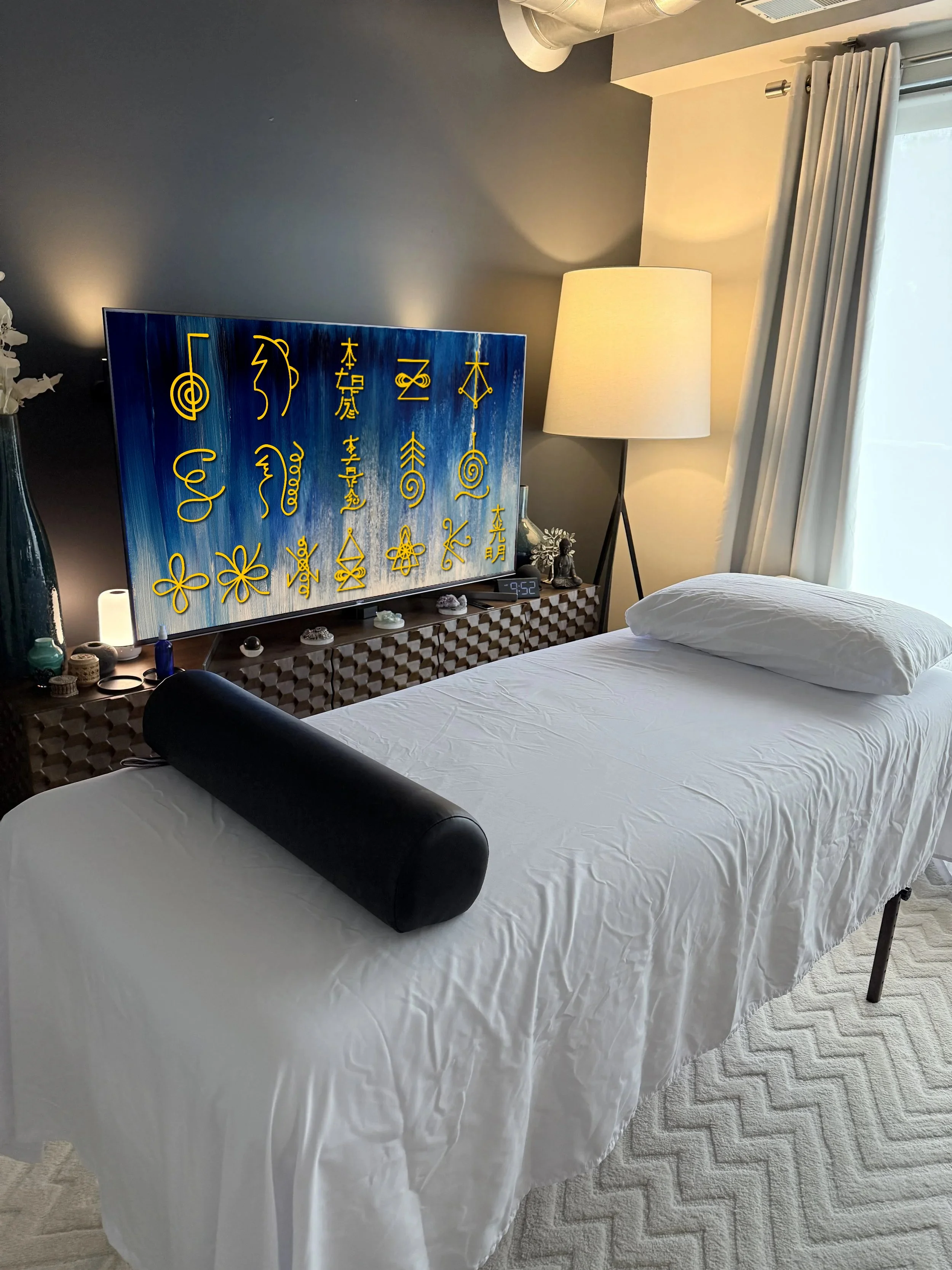Peaceful, private area where you have your Reiki experience.