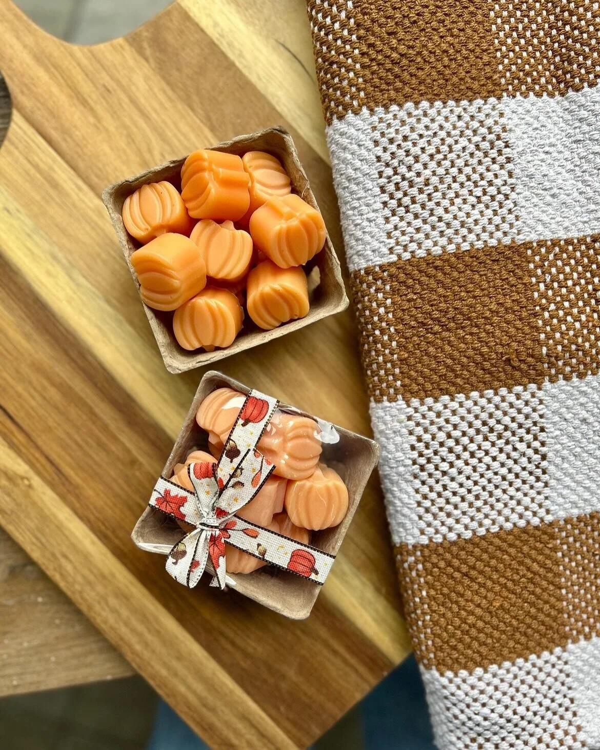 Which one would you choose?! 
.
.
.
.
#SoyWaxCandles #HandPouredCandles #EcoFriendlyCandles #NaturalCandles #CleanBurn #VeganCandles #CandleLovers #CandleAddict #CandlesOfInstagram #HomeFragrance #etsyfinds  #supportmakers #shoplocal  #shophandmade  