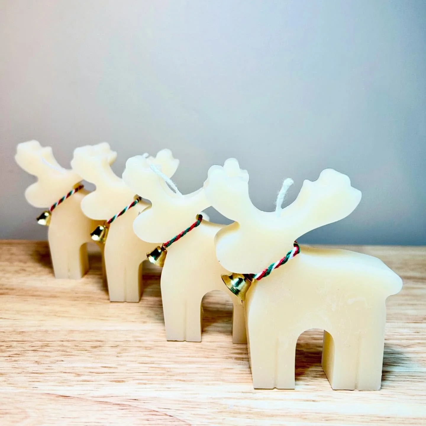 Cozy reindeer candle vibes &hearts;️
.
.
.
.
#SoyWaxCandles #HandPouredCandles #EcoFriendlyCandles #NaturalCandles #CleanBurn #VeganCandles #CandleLovers #CandleAddict #CandlesOfInstagram #HomeFragrance #etsyfinds  #supportmakers #shoplocal  #shophan