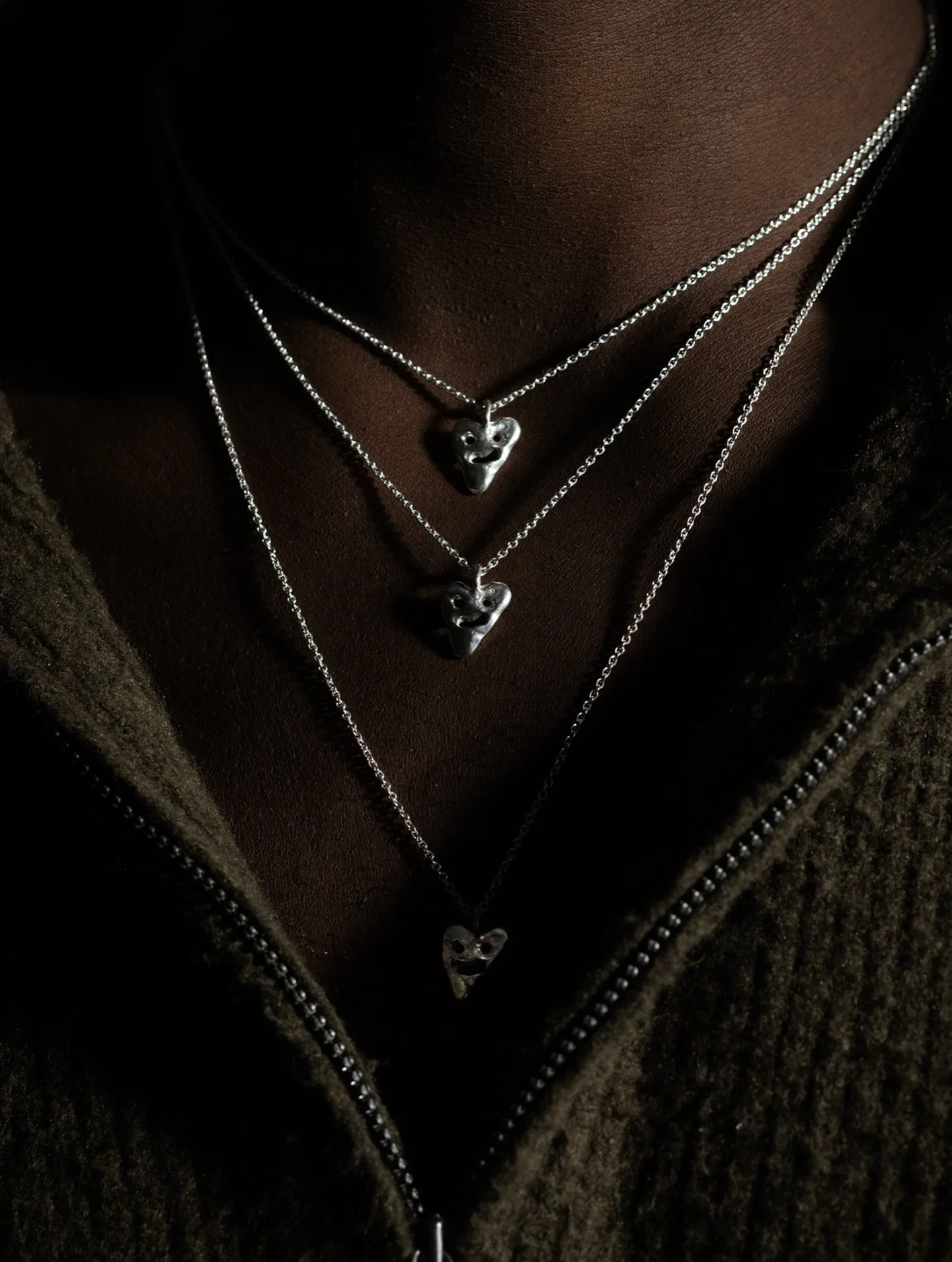 Pour no&euml;l tu veux offrir une petite marque d&rsquo;amour? &Ccedil;a tombe bien le Potit coeur existe maintenant en collier, et &ccedil;a sera les derni&egrave;res bagues Potit coeur pour un bout ❤️&zwj;🩹 Passe les voir aux @pucespop ce weekend!