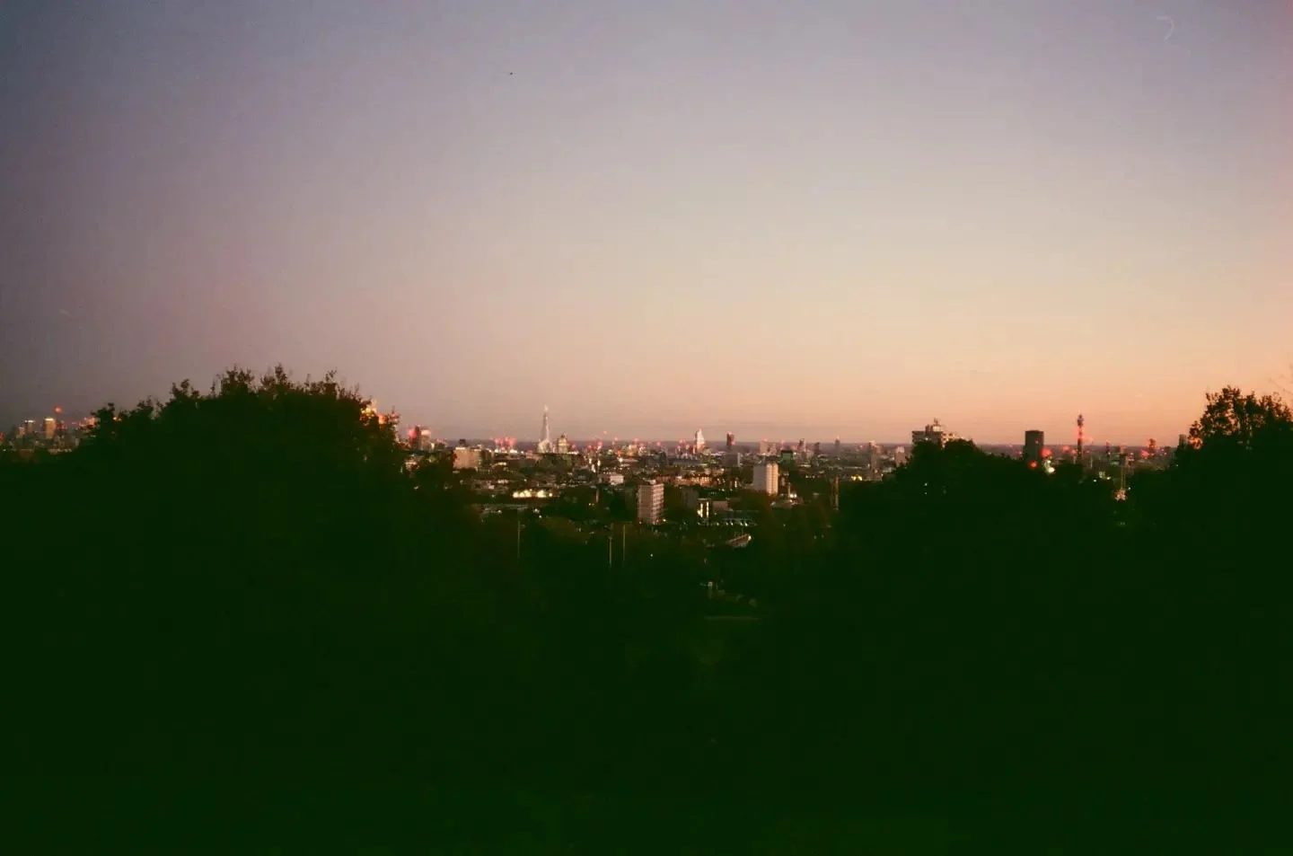Sunset Silhouettes 🎞️ #candido400 
#konicac35
@candidocollective

#candidocollective #35mm
