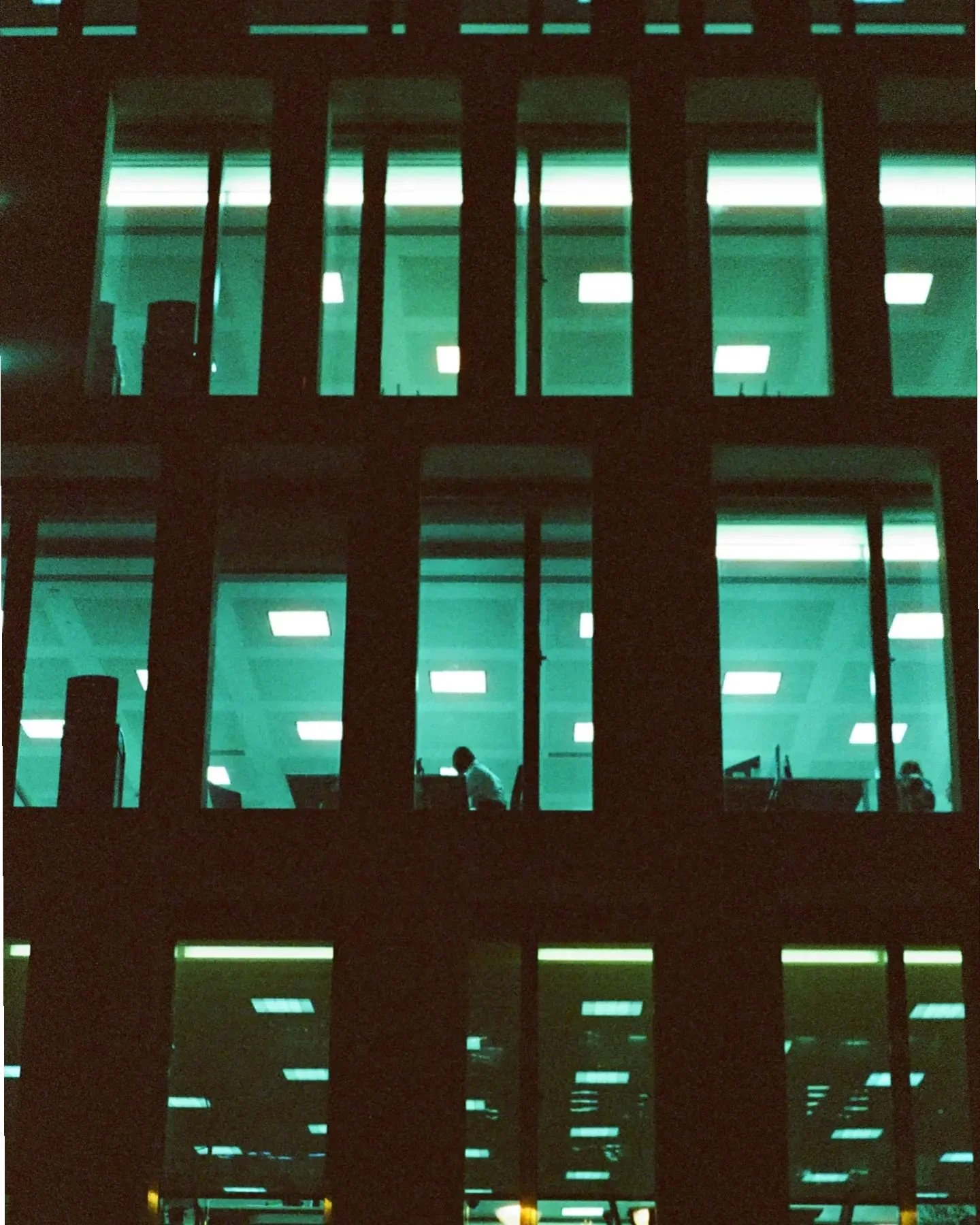 Afterhours 🌙

🎞️Cinestill 800T
📷Konica A. T4
#cinestill800t
#konica
#filmphotography