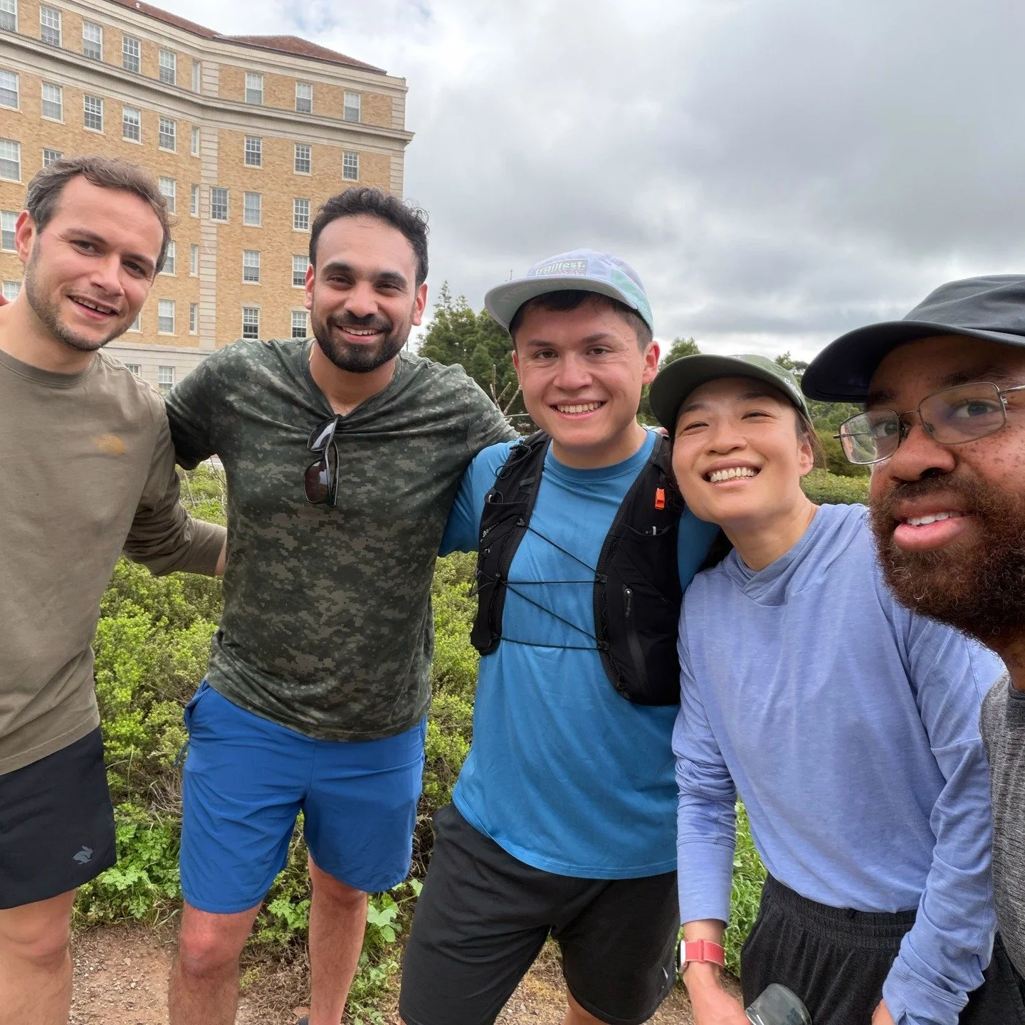 While some of our crew were racing the Napa Valley Marathon and the YMCA Lunar New Year 5K/10K, this amazing group kept our weekly Sunday run tradition alive 💙

Rain or shine, race weekend or not -Sundays roll on.

Two routes:
🌊 Fort Mason (5 miles