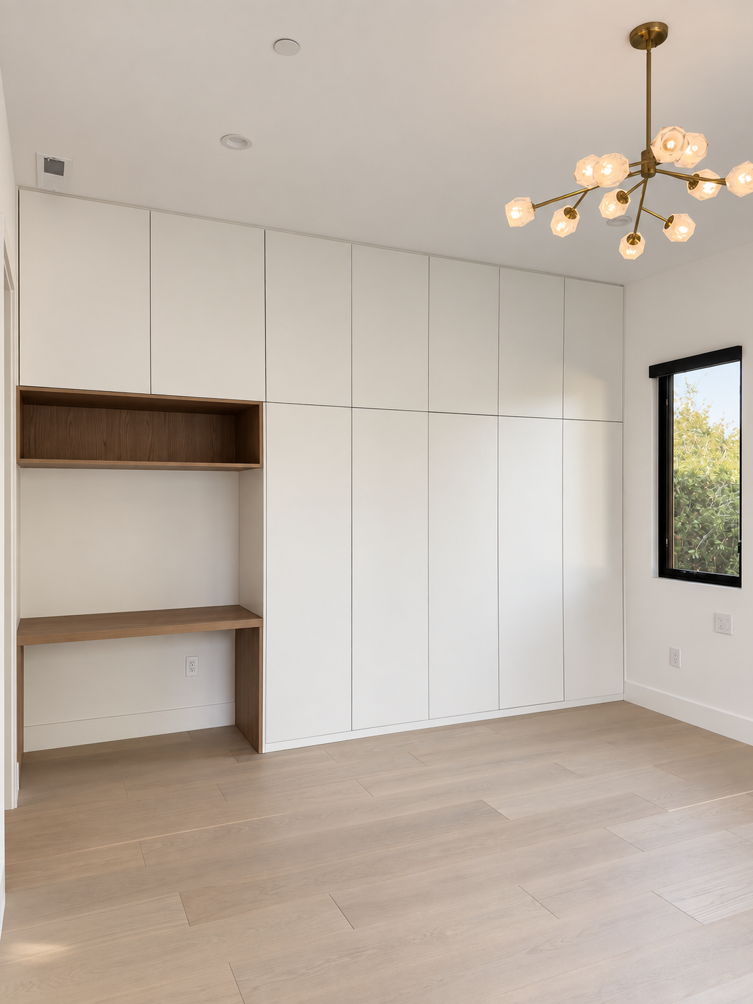 palo-alto-residence-primary-closet-01.png