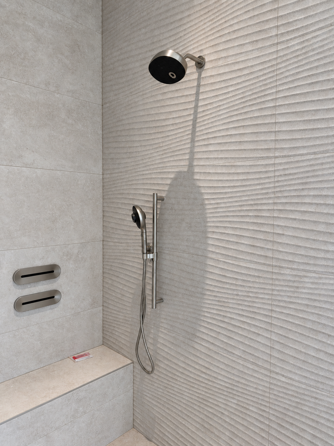 saratoga-residence-bathroom-primary -shower-01.png