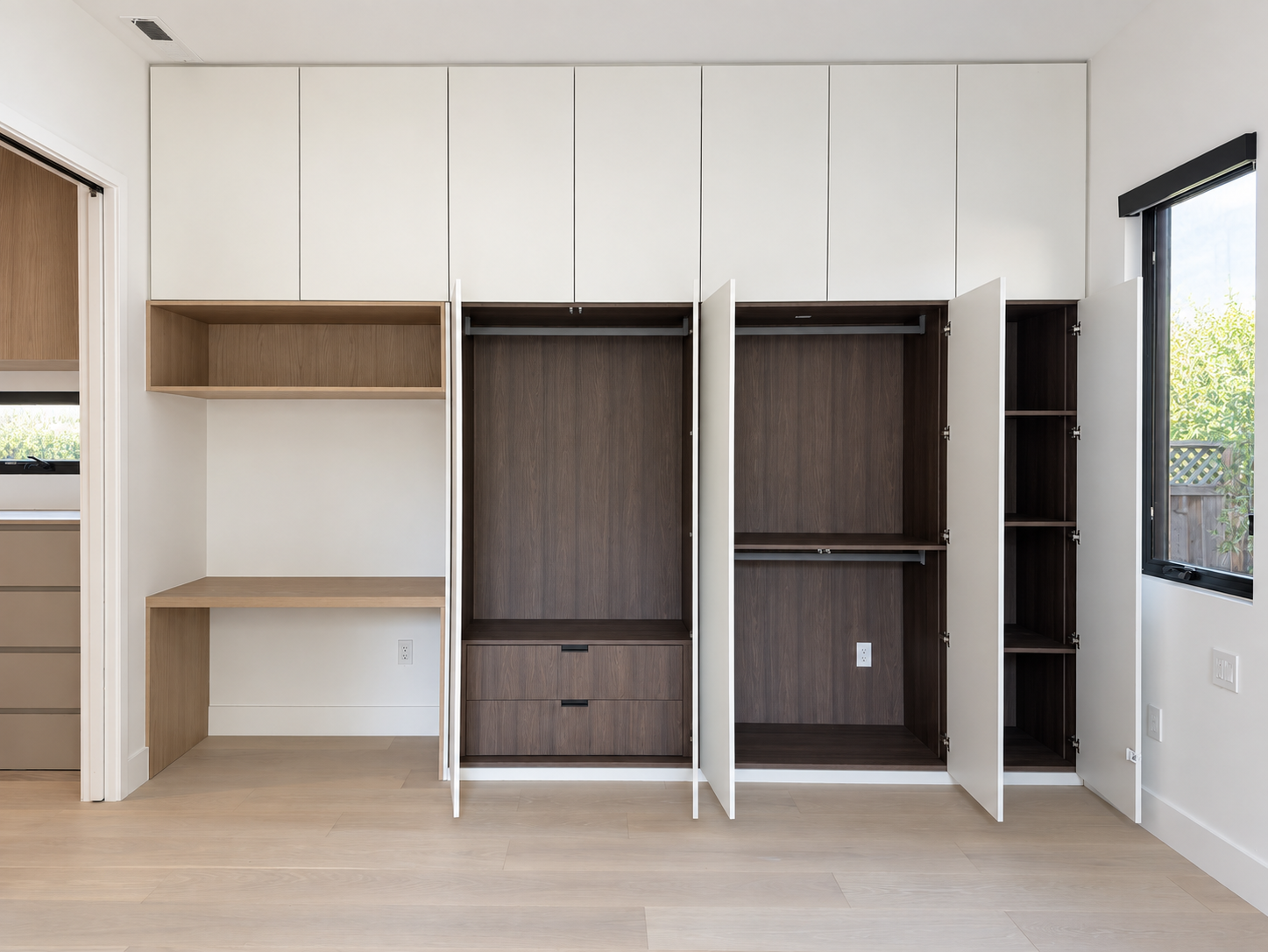 palo-alto-residence-primary-closet-02.png