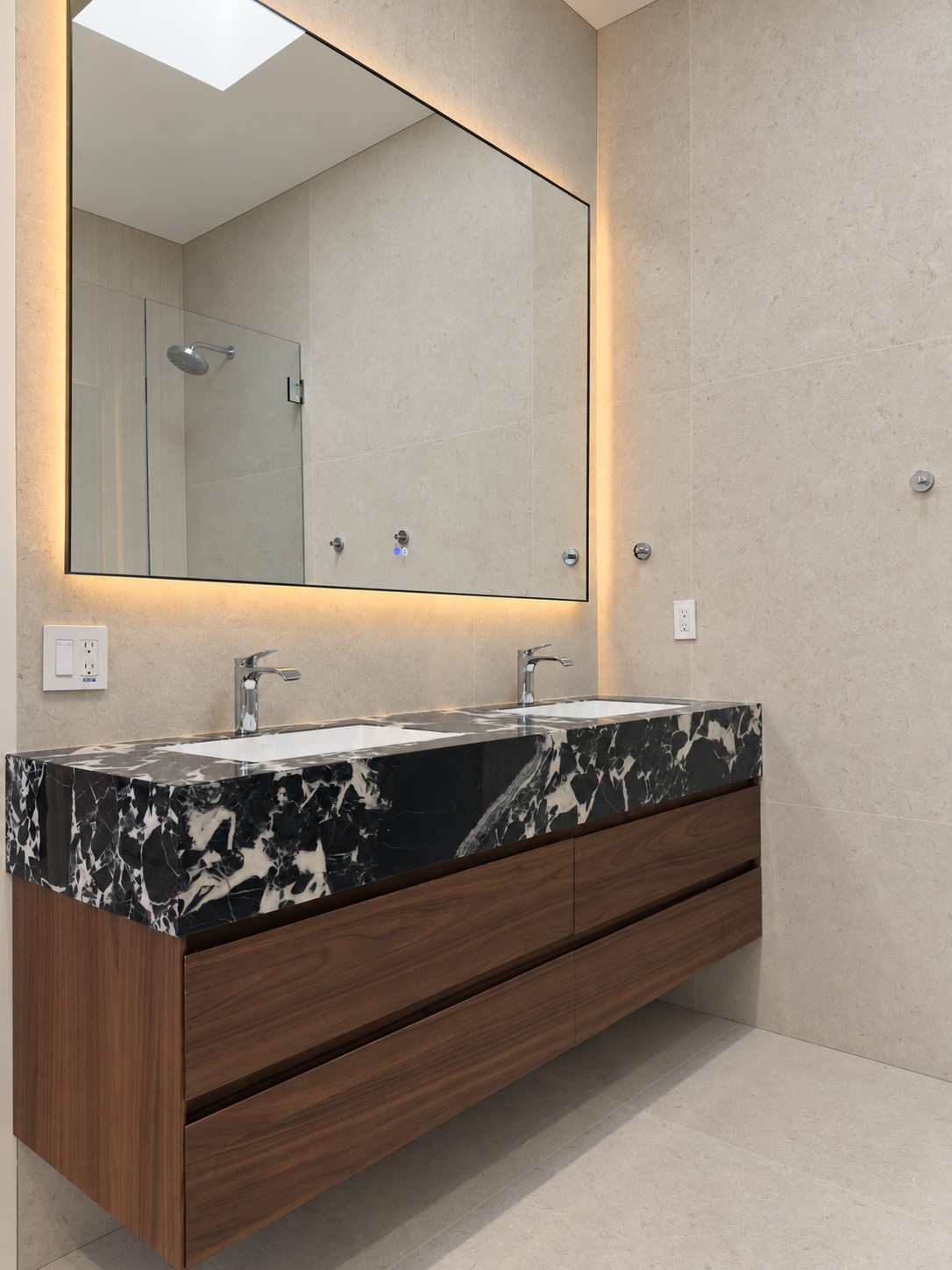 palo-alto-residence-bathroom-16.png