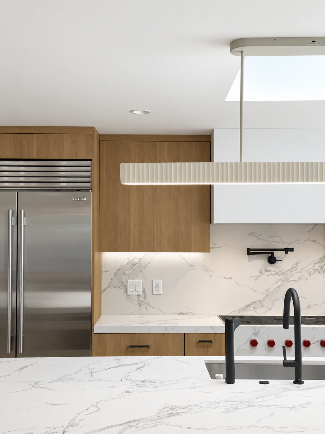 los-altos-residence-kitchen-02.png