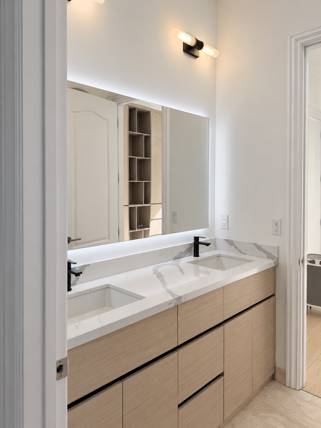 saratoga-residence-bathroom-vanity-03.png
