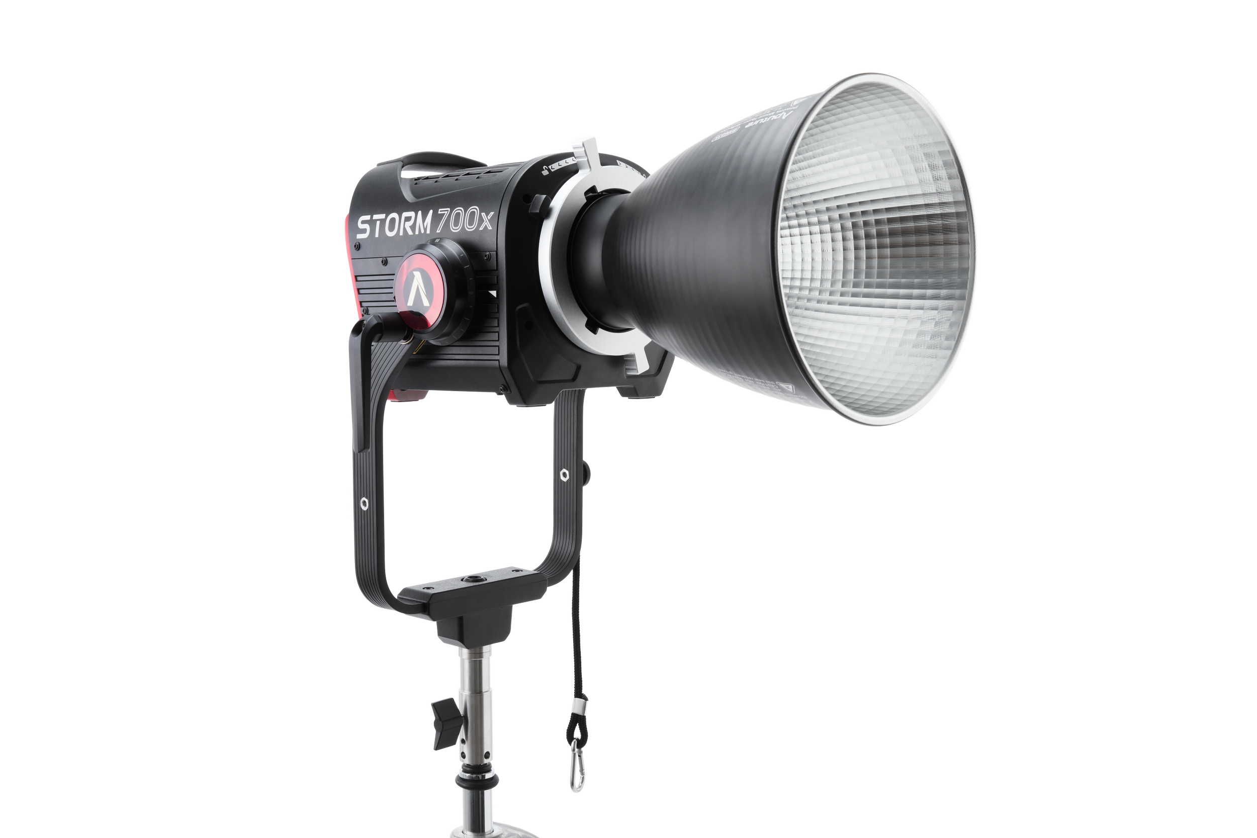 Aputure_STORM_700x_Clean_81 (1).png