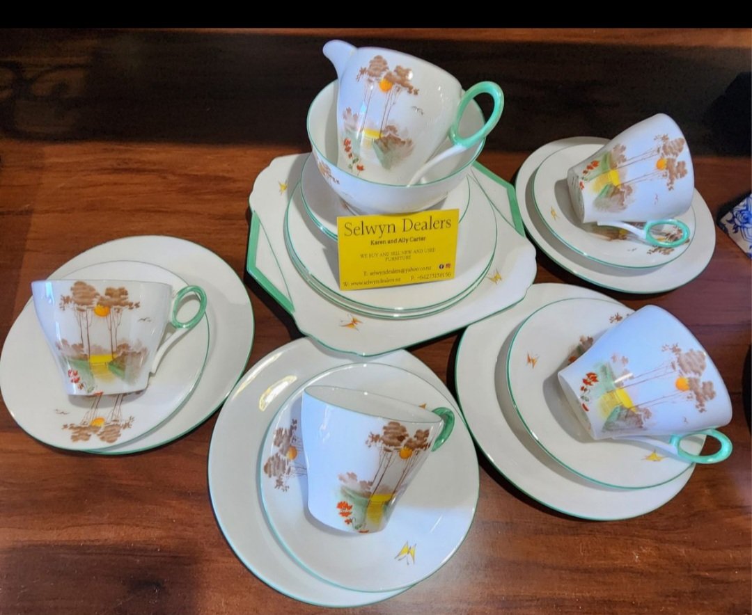Shelly tea set