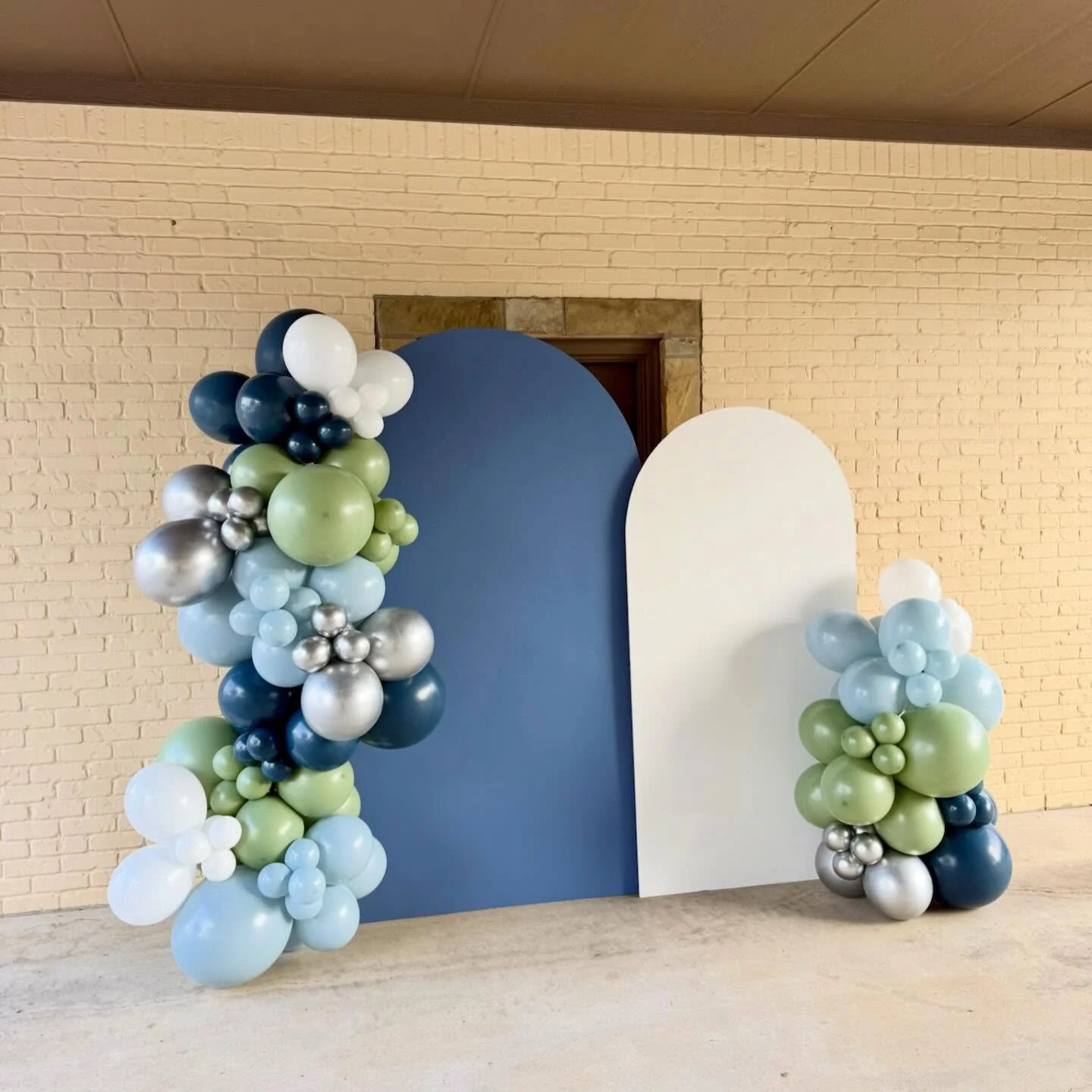 The perfect first birthday set up - the Mini Ivy and the ball pit are a must have 👏🏻💙