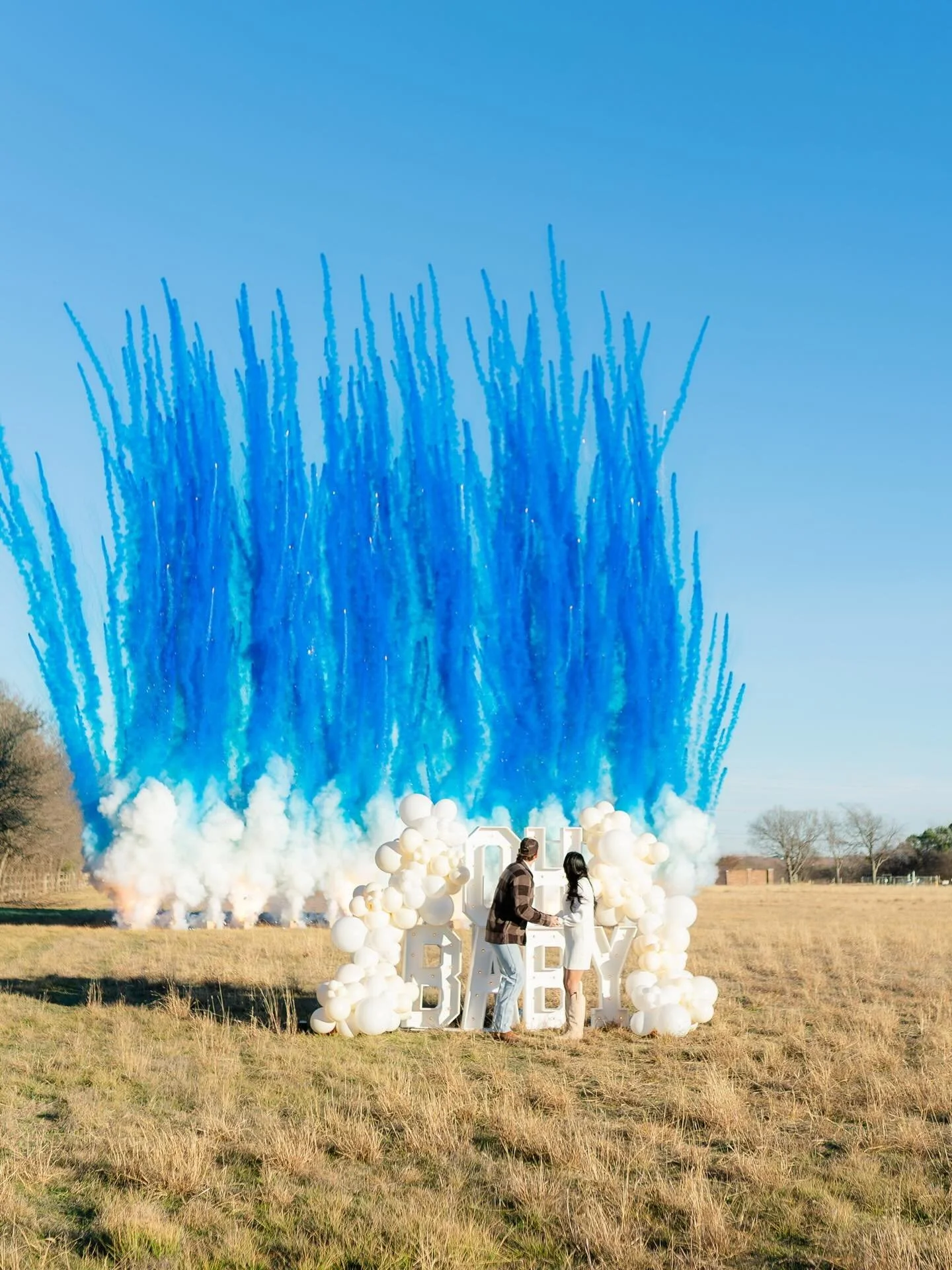 Still obsessing 🤭💙

📸 @paytondoneyphotography 
🎆 @biggringenderreveals