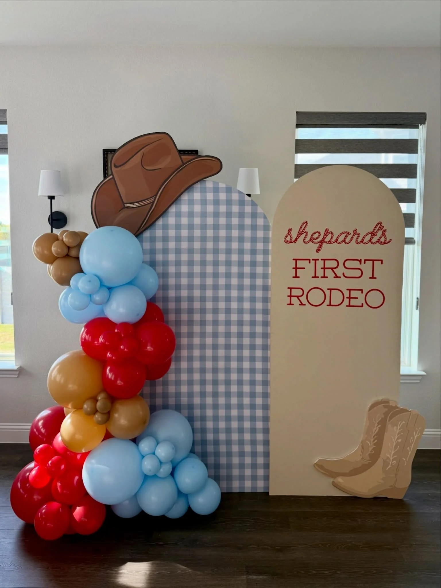 Yeehaw - Shepard is one! 🤠

#dfwballoons #firstbirthday #firstrodeo #argyletx #backdrop