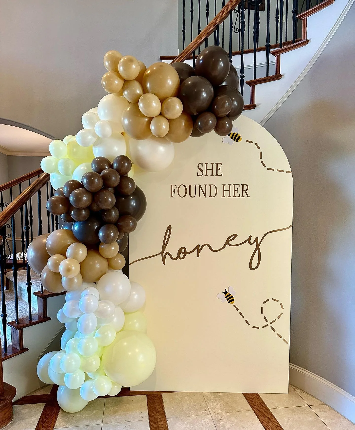7x4 wood arch backdrop with vinyl and 8-10 ft balloon garland